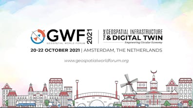 阿姆斯特丹的天际线，上面写着:2021年世界地理空间论坛, 10月20 - 22日举行, 2021年阿姆斯特丹, 荷兰. 
