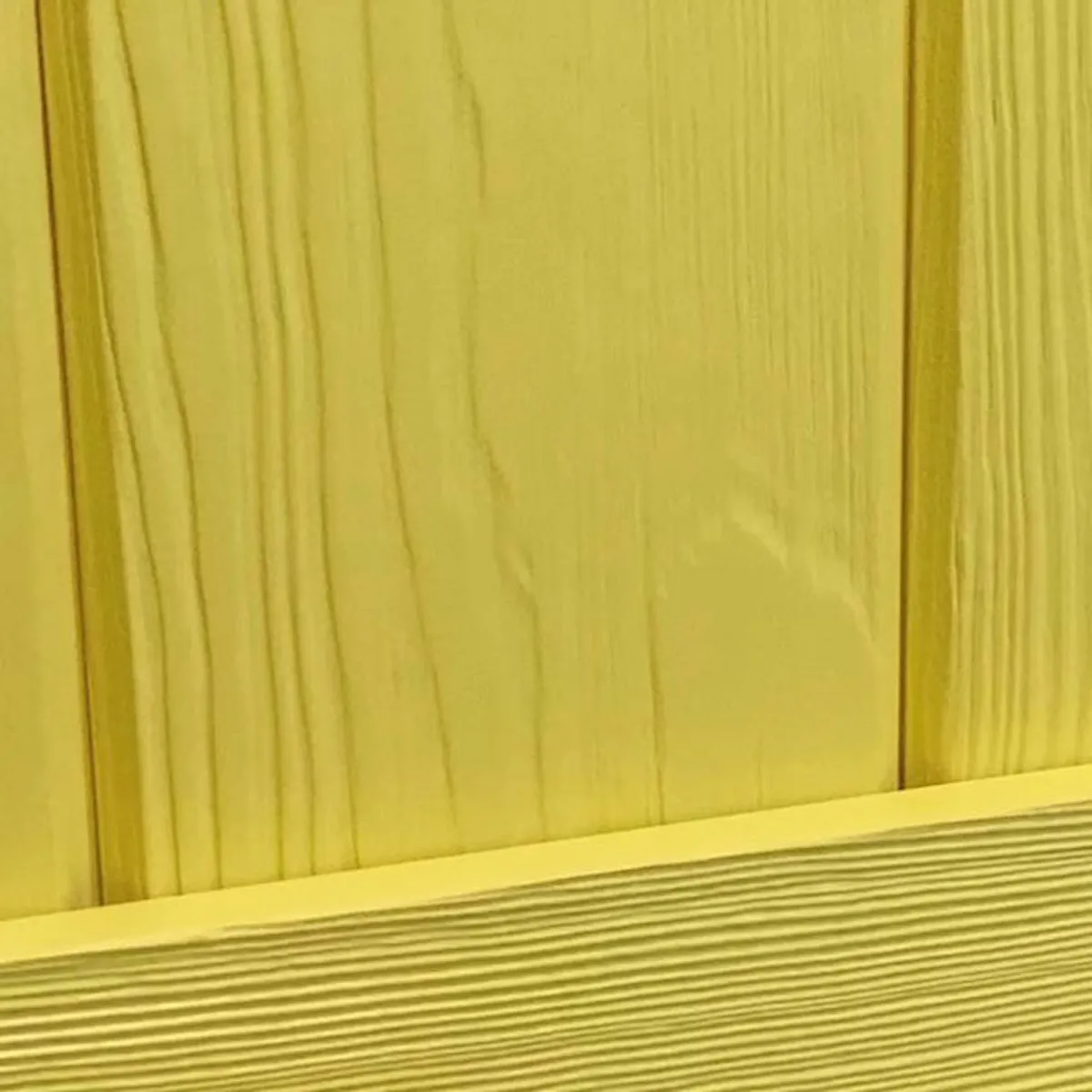 porte en bois massif jaune