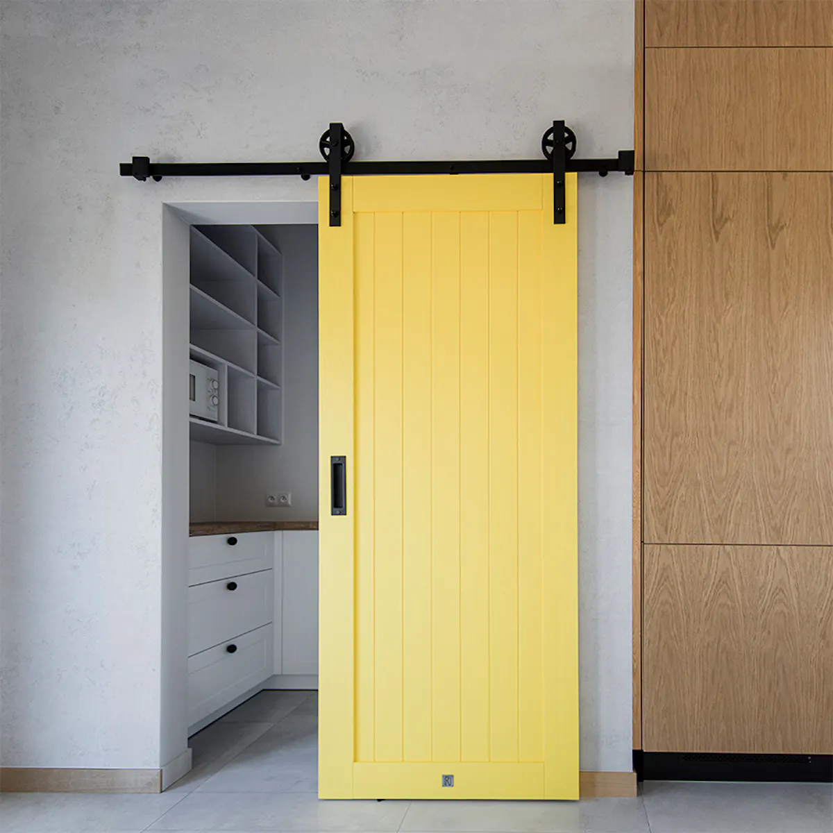 Yellow sliding doors, sliding doors in kitchen, sliding doors to pantry, yellow doors, modern kitchen, kitchen with pantry
