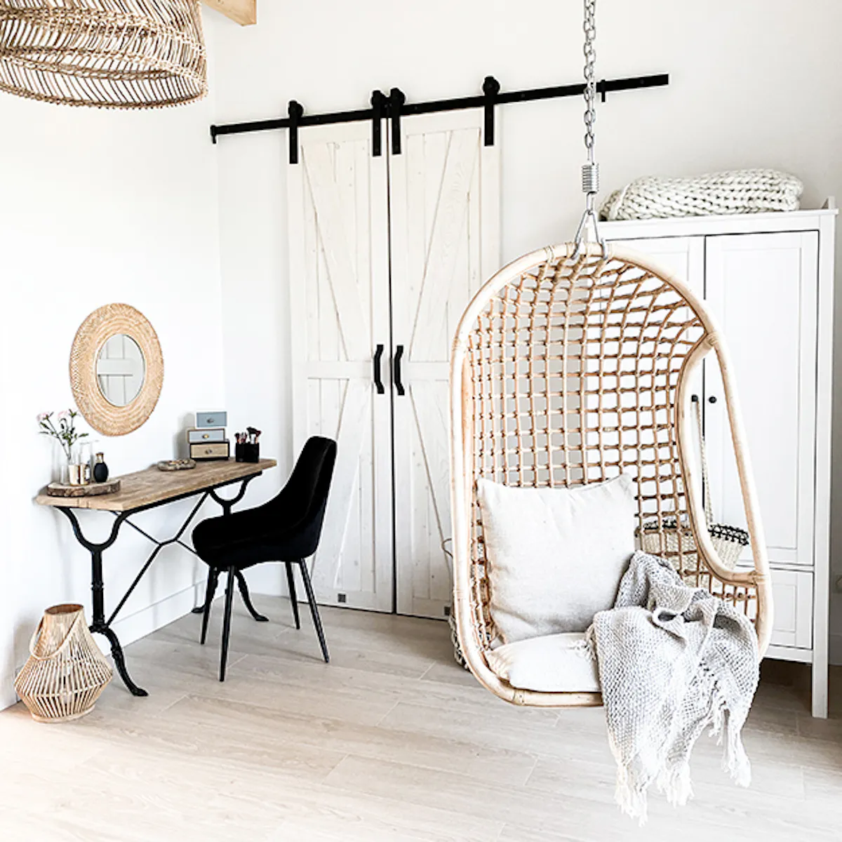 wardrobe sliding doors, white sliding doors, vintage dressing table, metal dressing table, narrow sliding door, rustic white wood