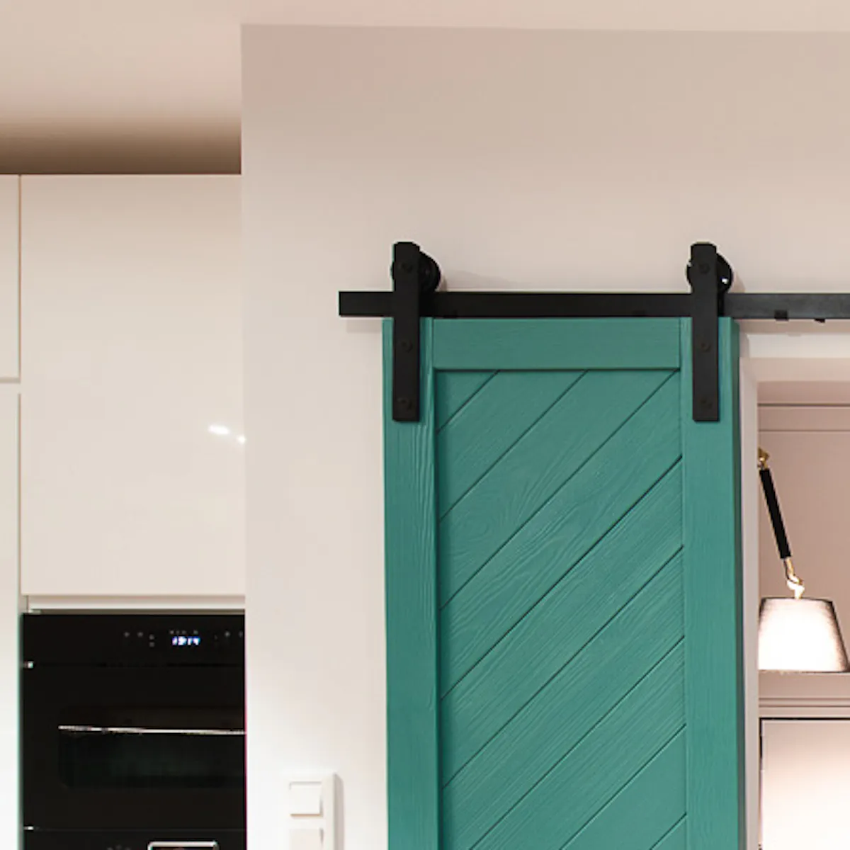 doubles portes turquoise à la chambre
