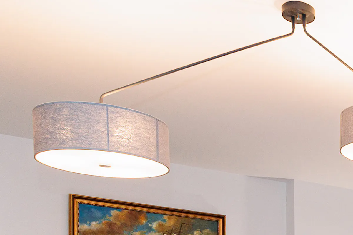 lampes suspendues modernes dans la chambre