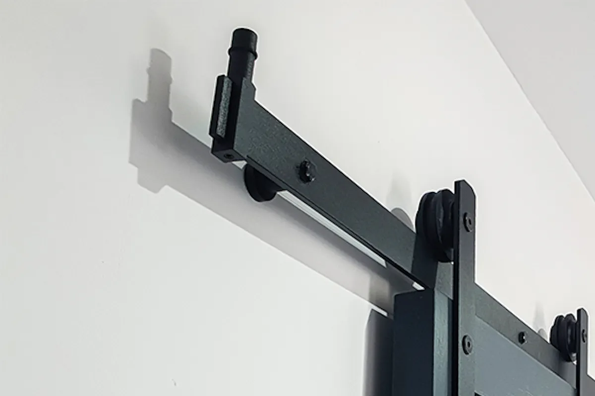 Black sliding system and anthracite wooden doors