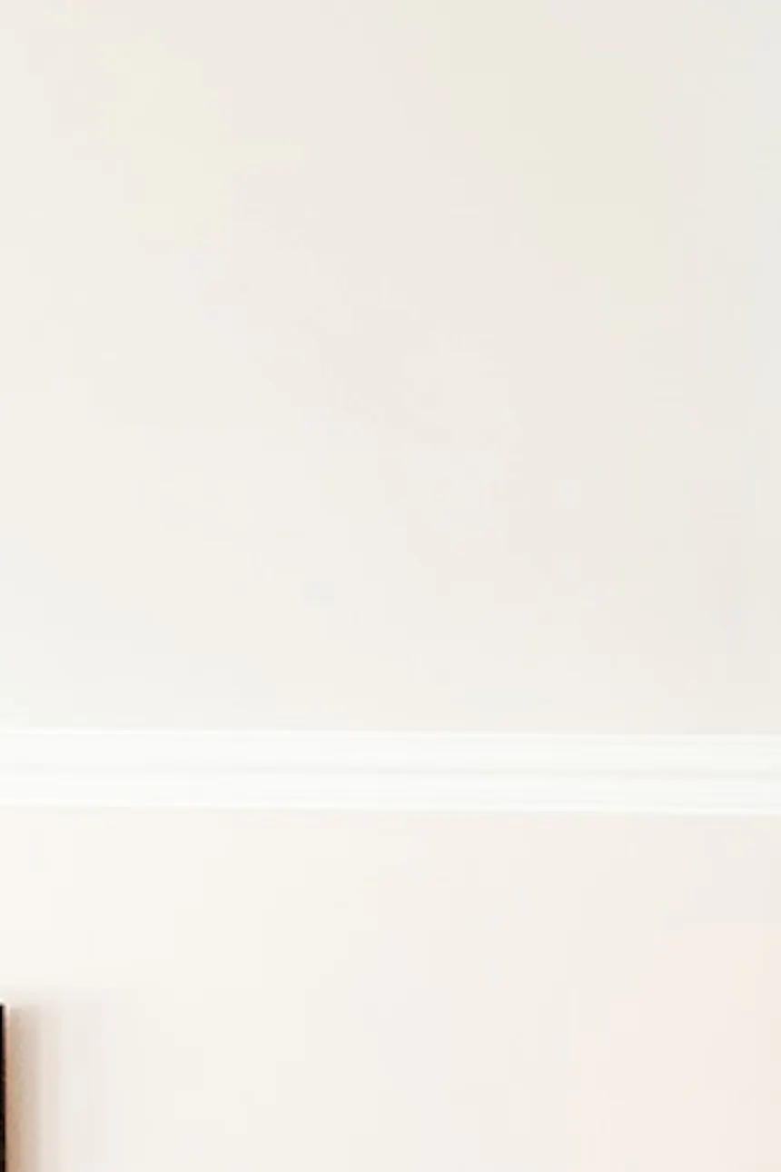 Wall pictures, large sliding door, sliding wall, sliding doors in residential building