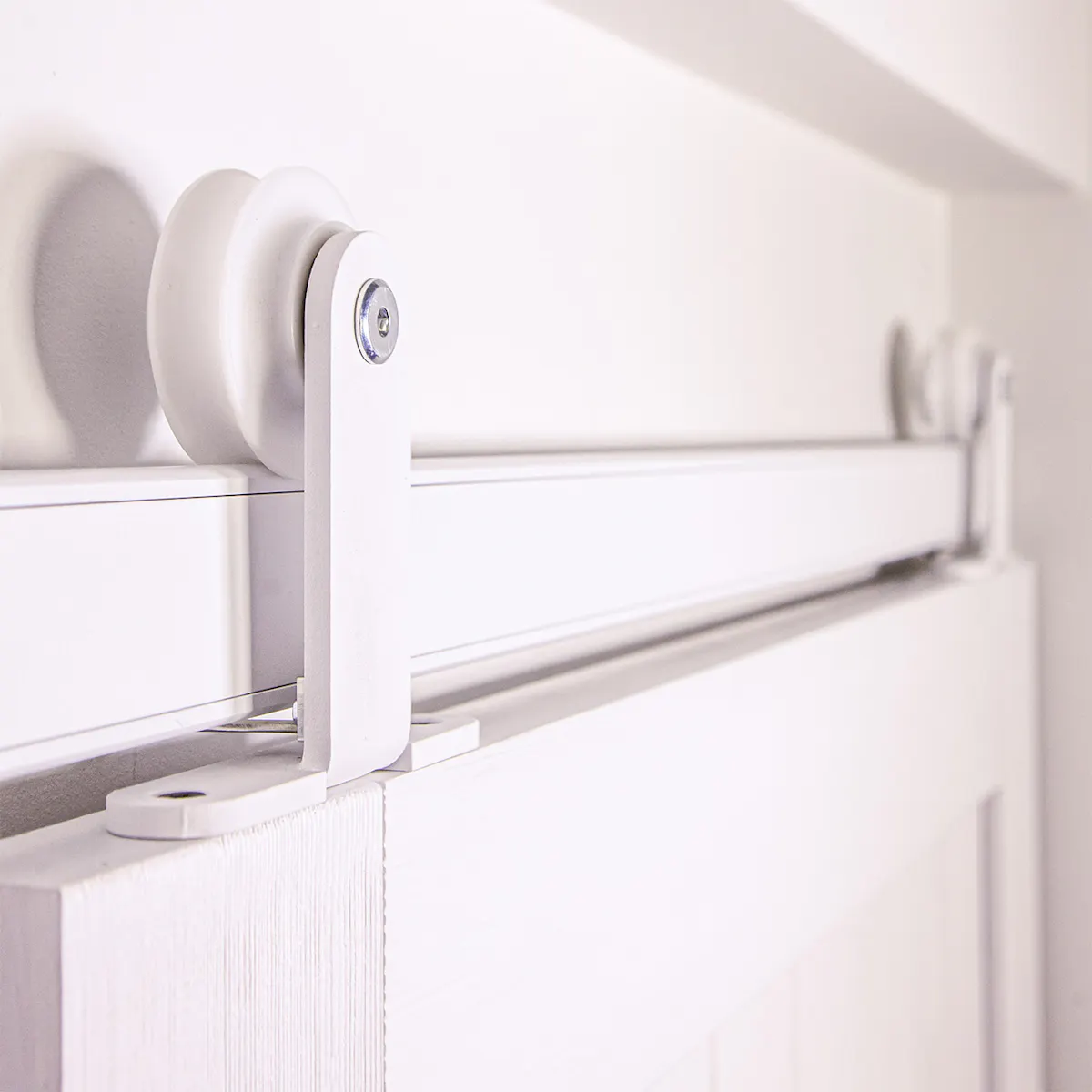 système de porte coulissante blanche