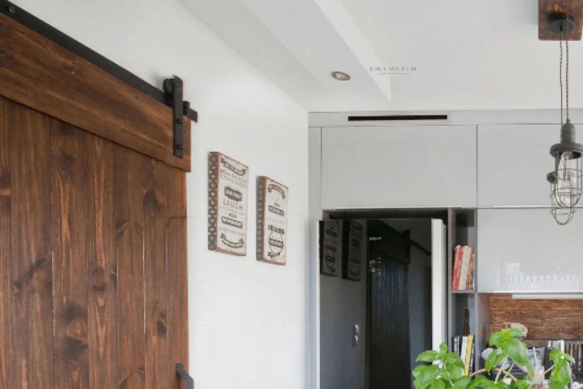 Kitchen sliding door, brushed sliding door, wooden sliding door, gray kitchen, rustic kitchen, flowers in the kitchen, rustic kitchen accessories
