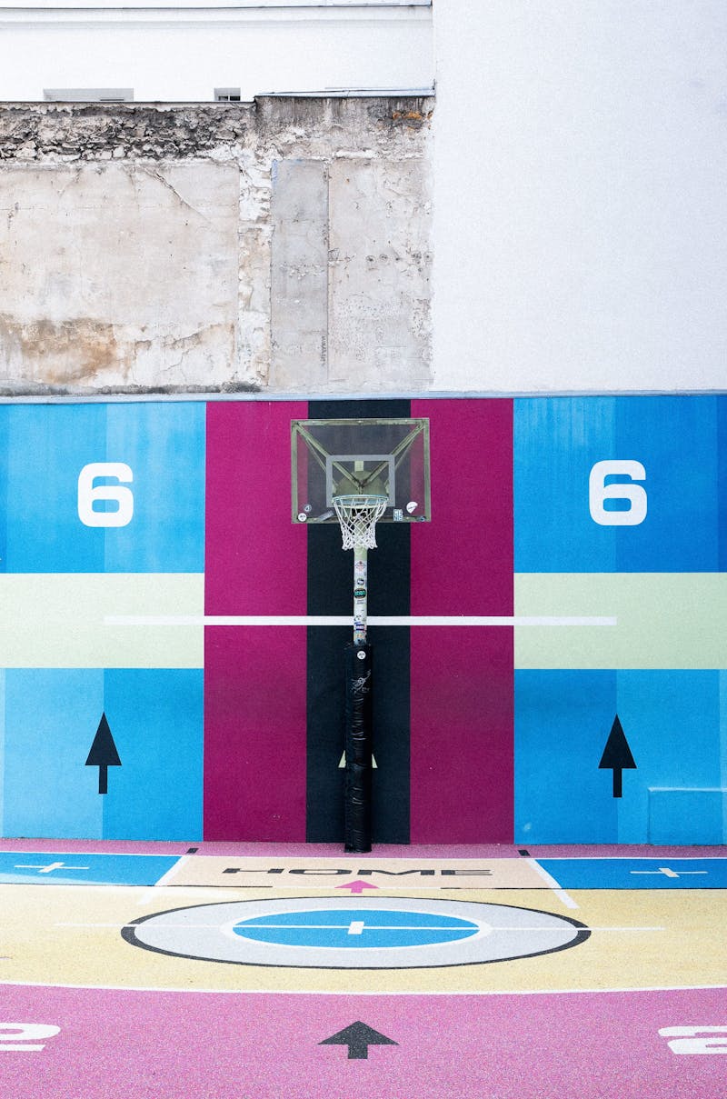 Basketball court in the 9th district of Paris - playground Pigalle Duperré Paris, Terrain de basket dans le 9e arrondissement de Paris - Basket Paris 9 