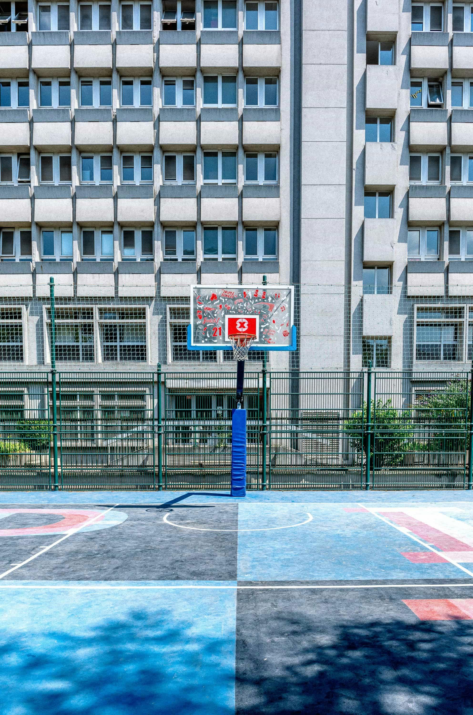 Jardin Villemin basketball playground in Paris 10
