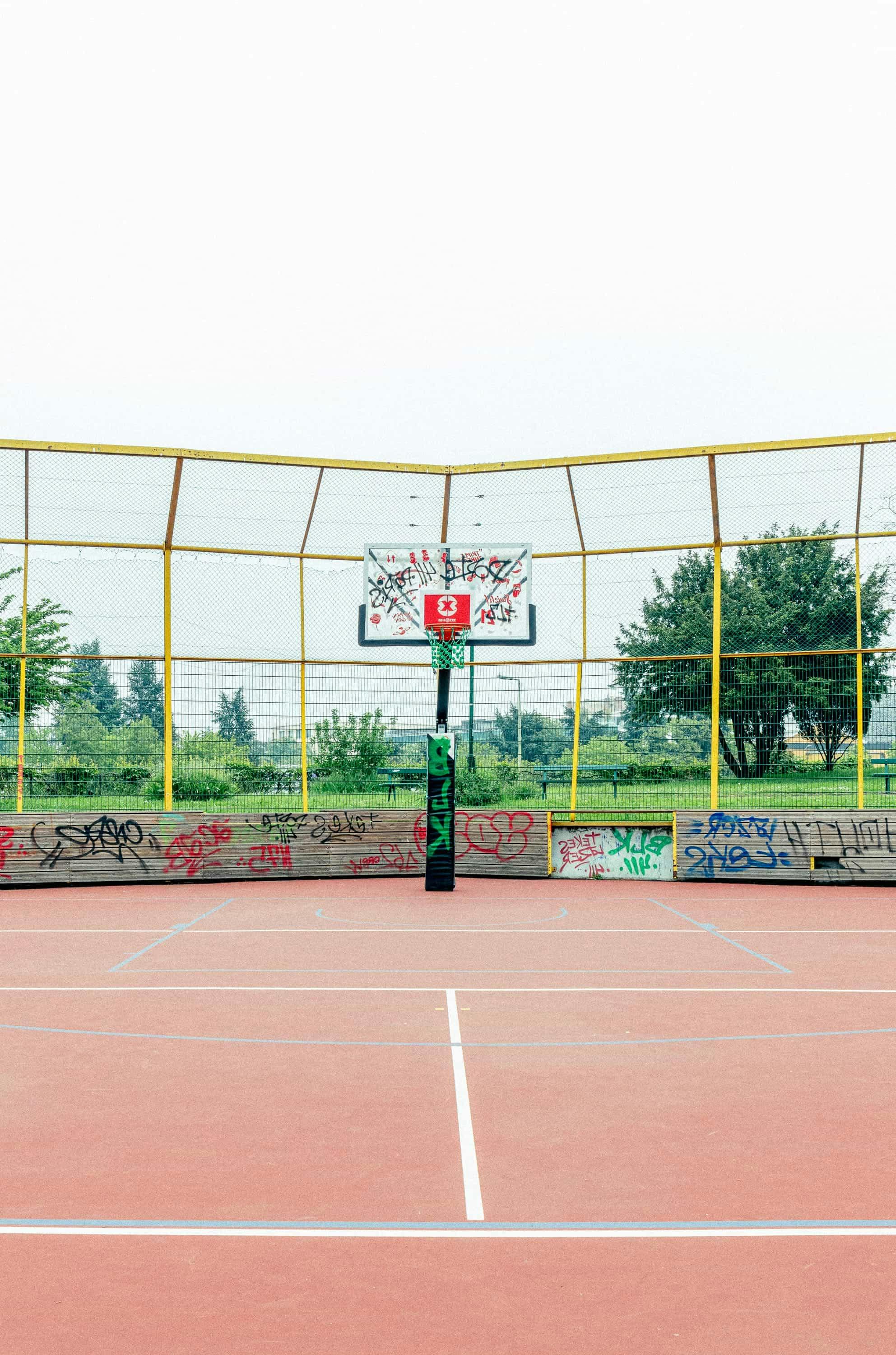 Square du Tchad basketball playground in Paris 16