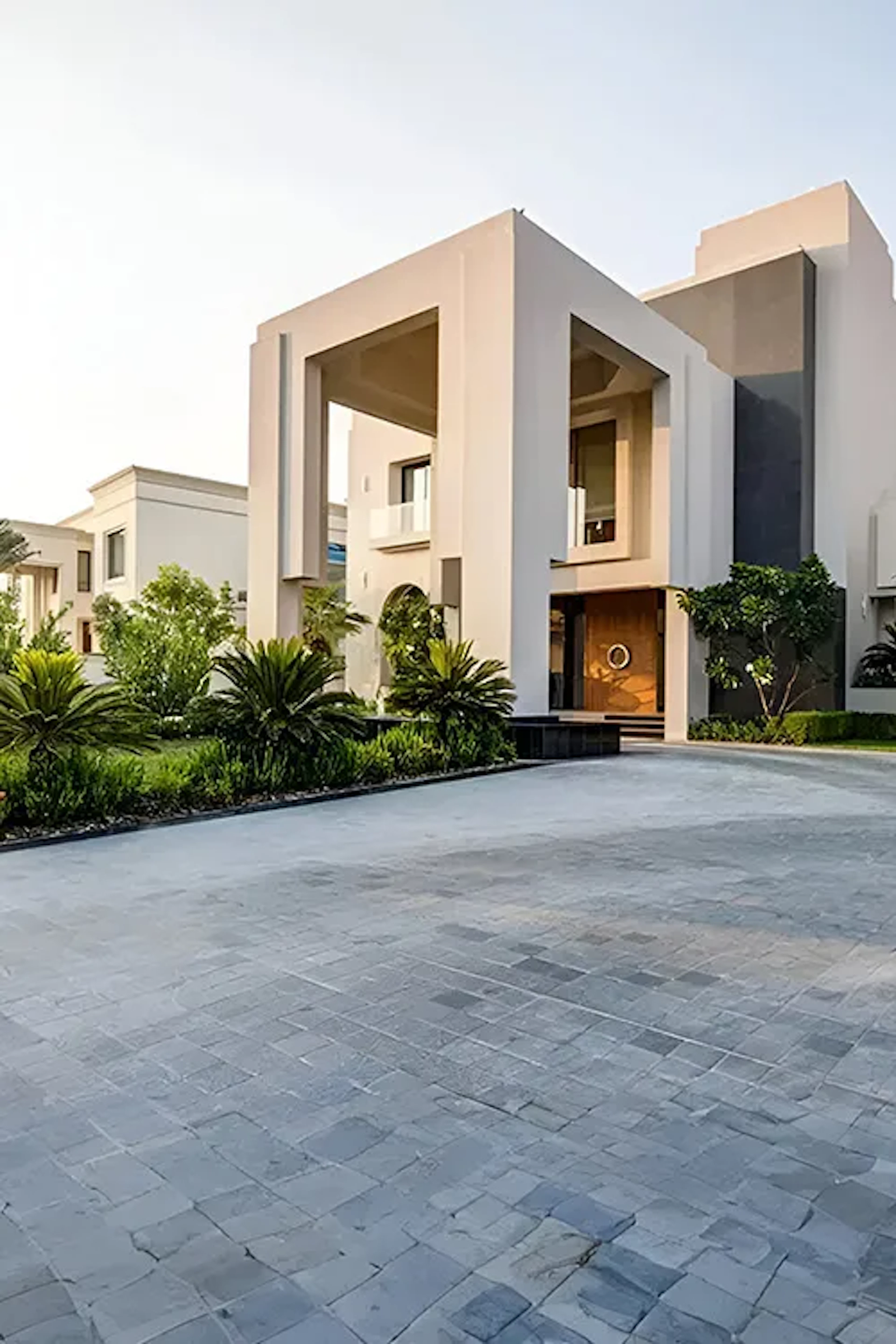 All About Emirates Hills Dubai: Real Estate Prices, Types, and Descriptions