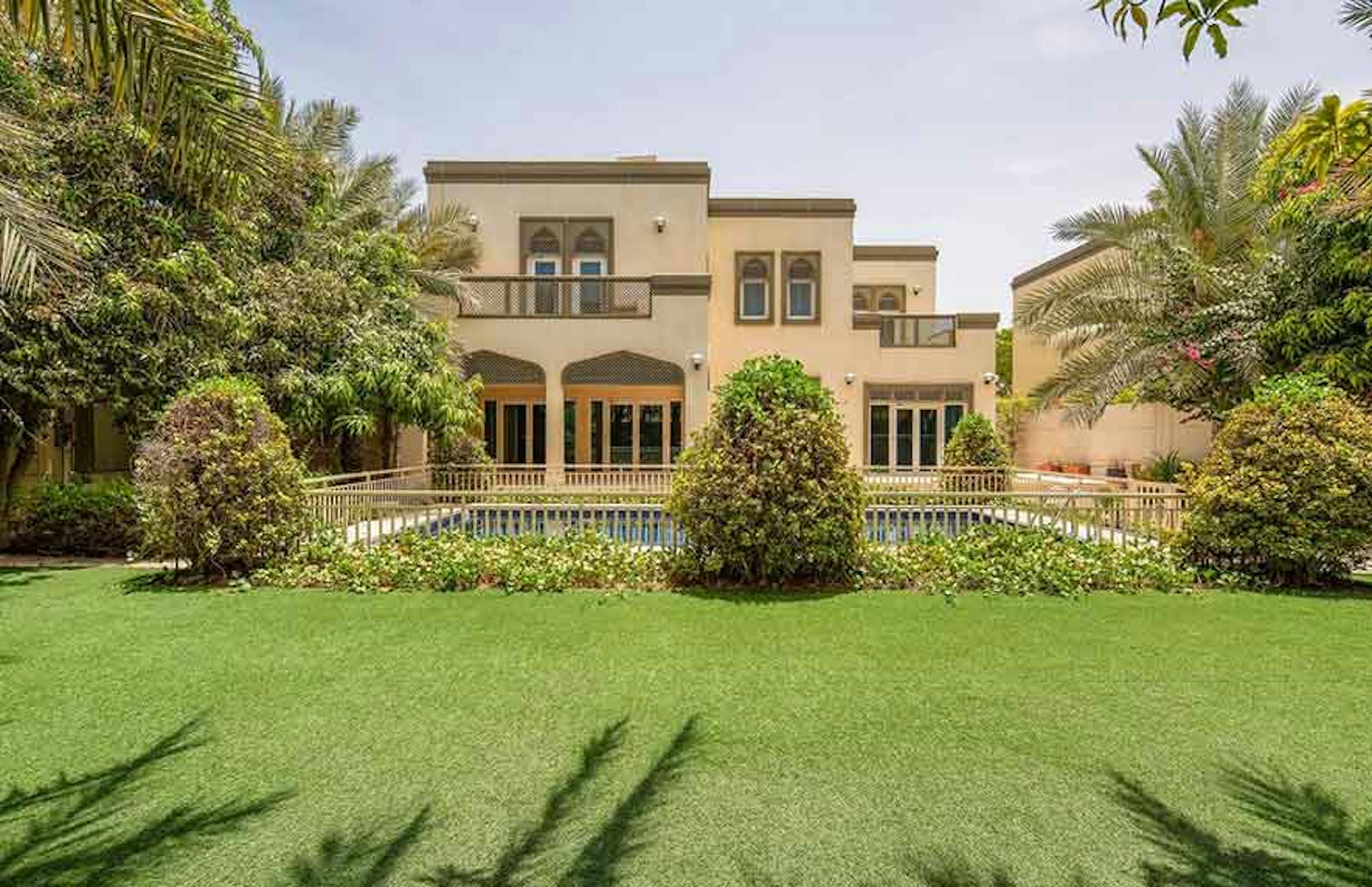 Investing in a Jumeirah Park Villa