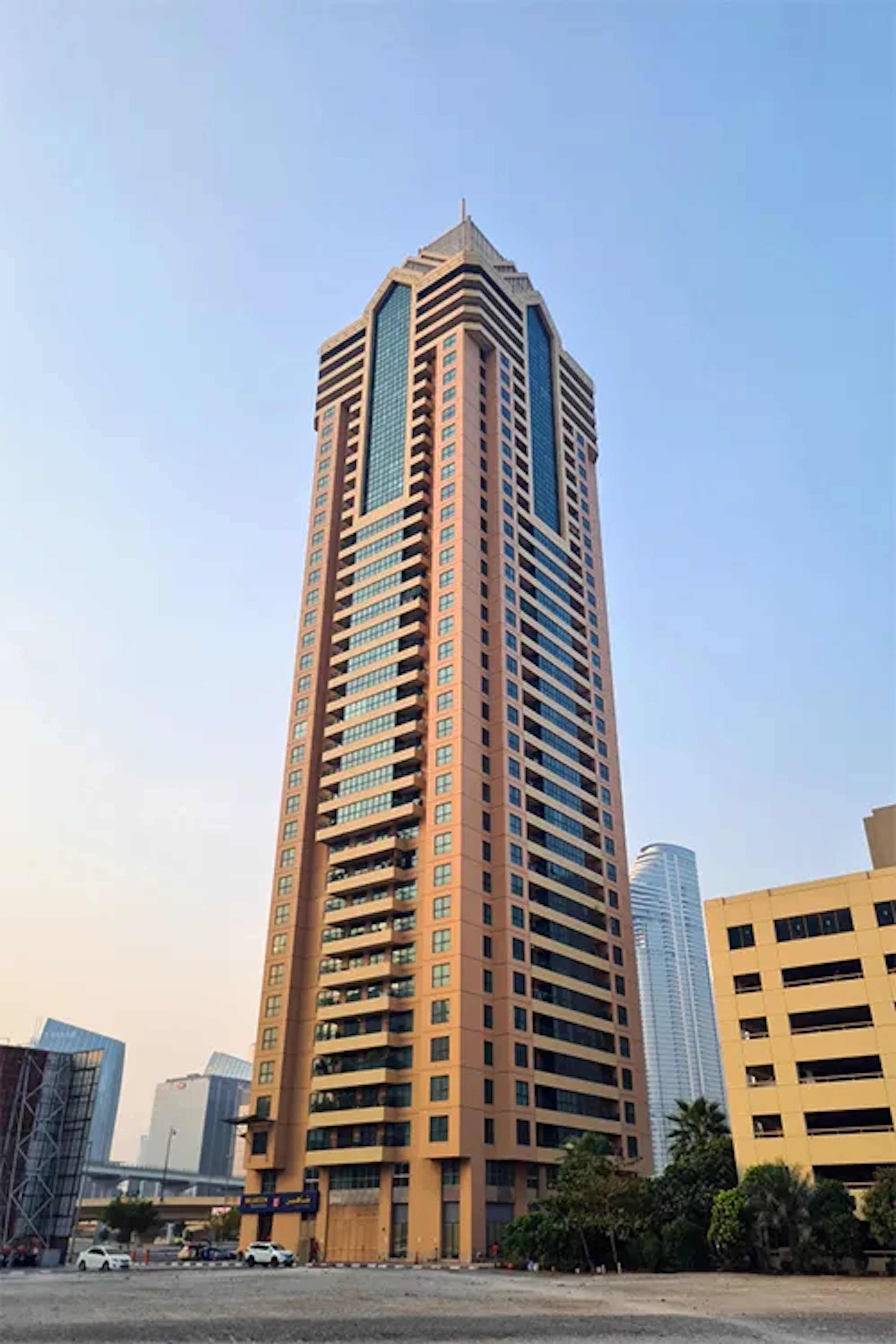 Top Architectural Features of the Al Kharbash Building