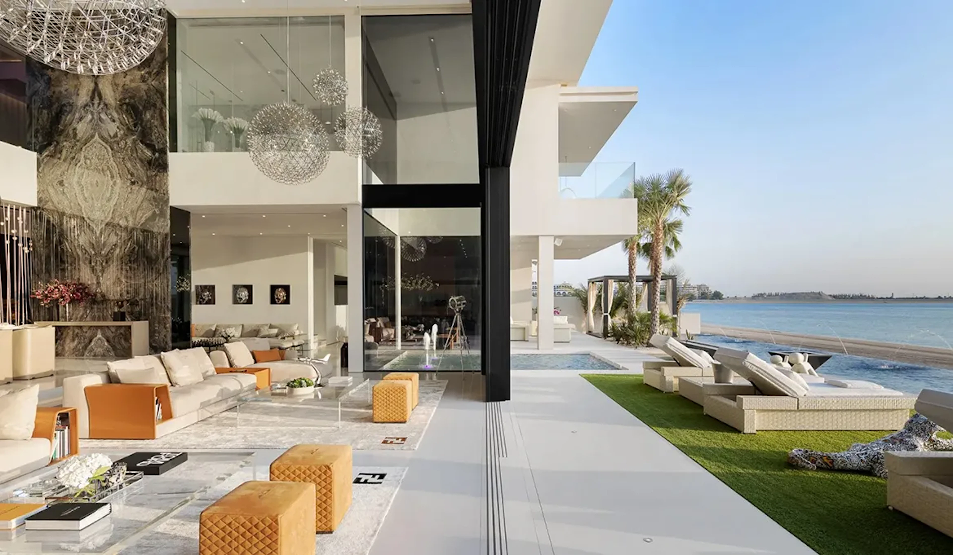 Experience Jumeirah Luxury Living: A Look at Dubai's Finest Homes