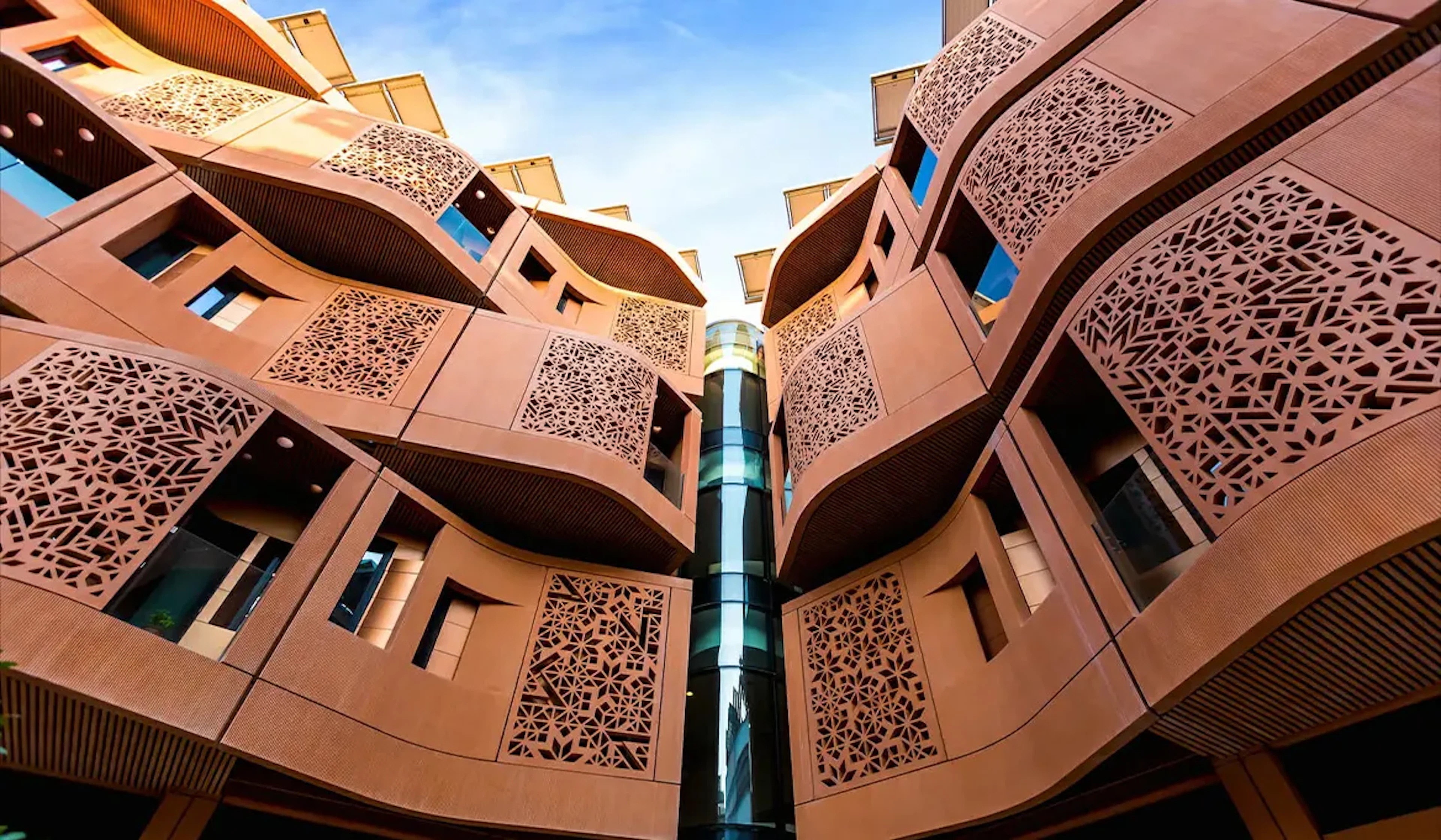 From Ancient Roots to Modern Wonders: The Evolution of UAE Architecture and Design