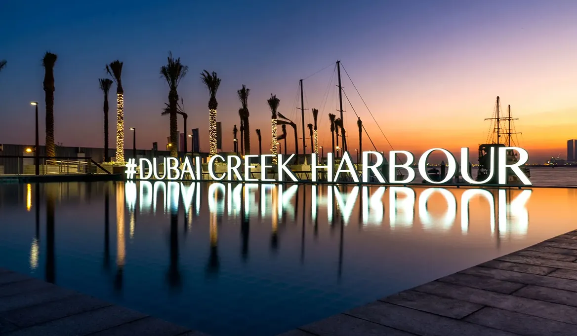 creek harbour public viewing deck