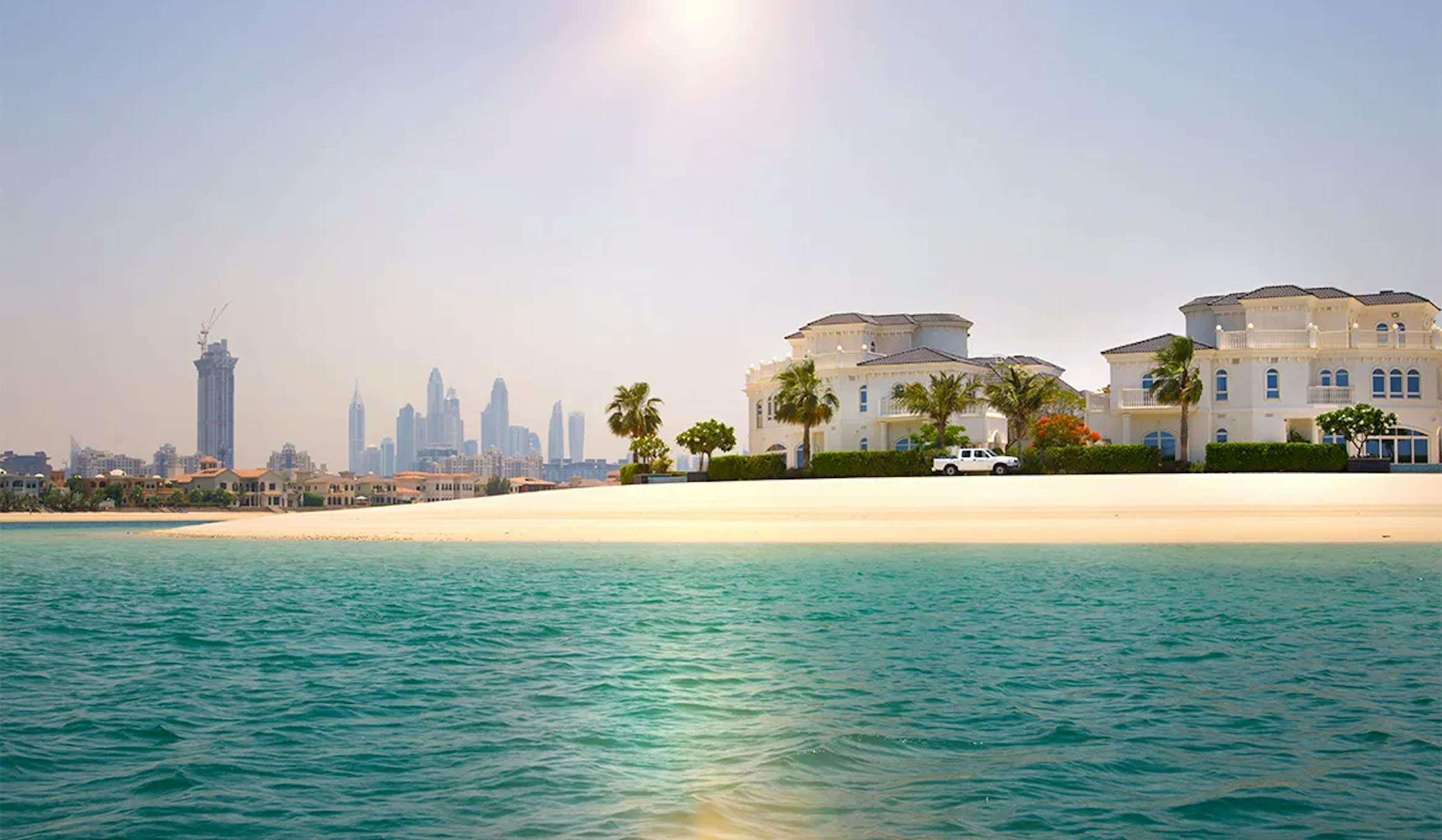 Jumeirah: Coastal Luxury with Urban Convenience