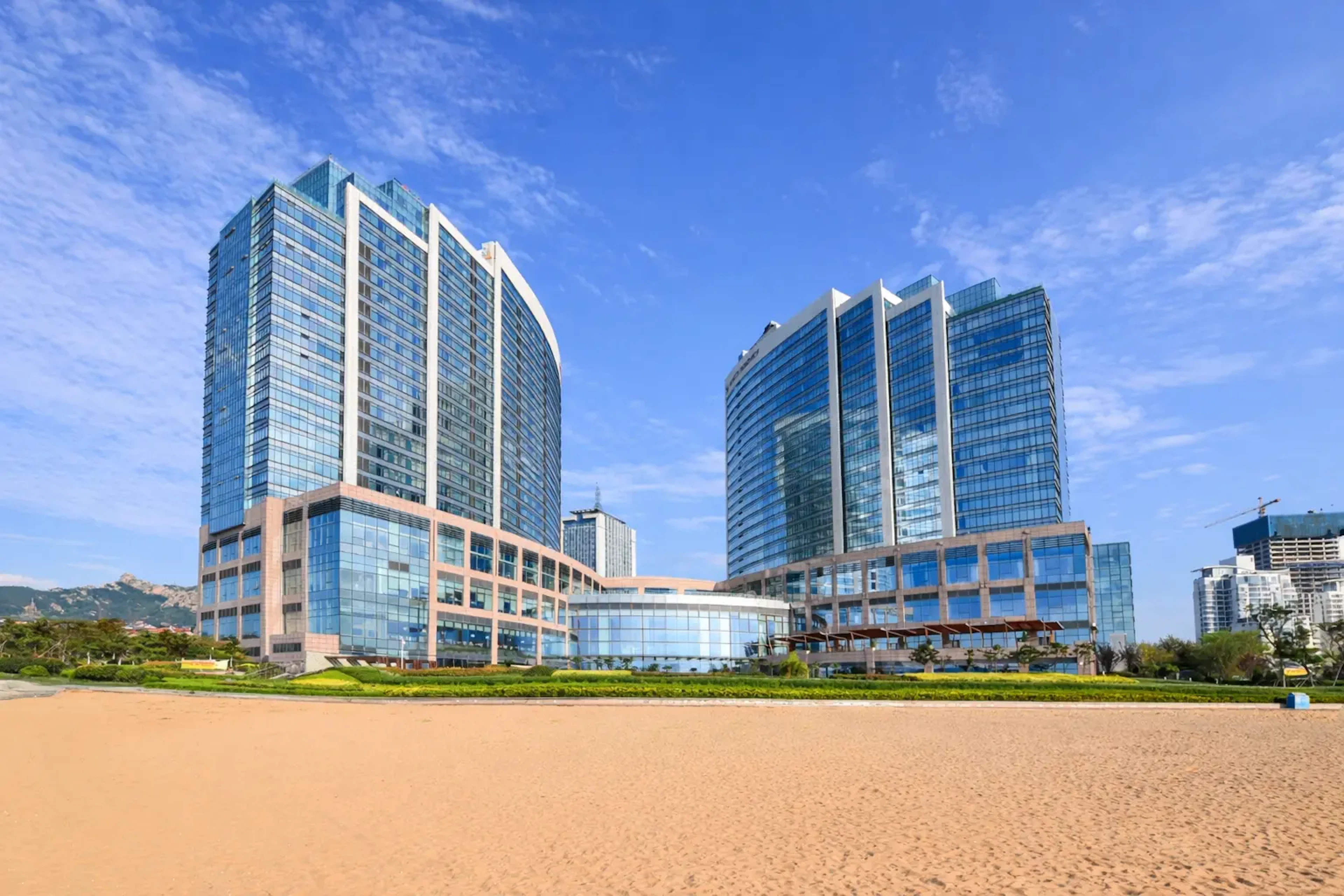 Dubai Off-Plan Projects Near New Hospitals & Healthcare Hubs