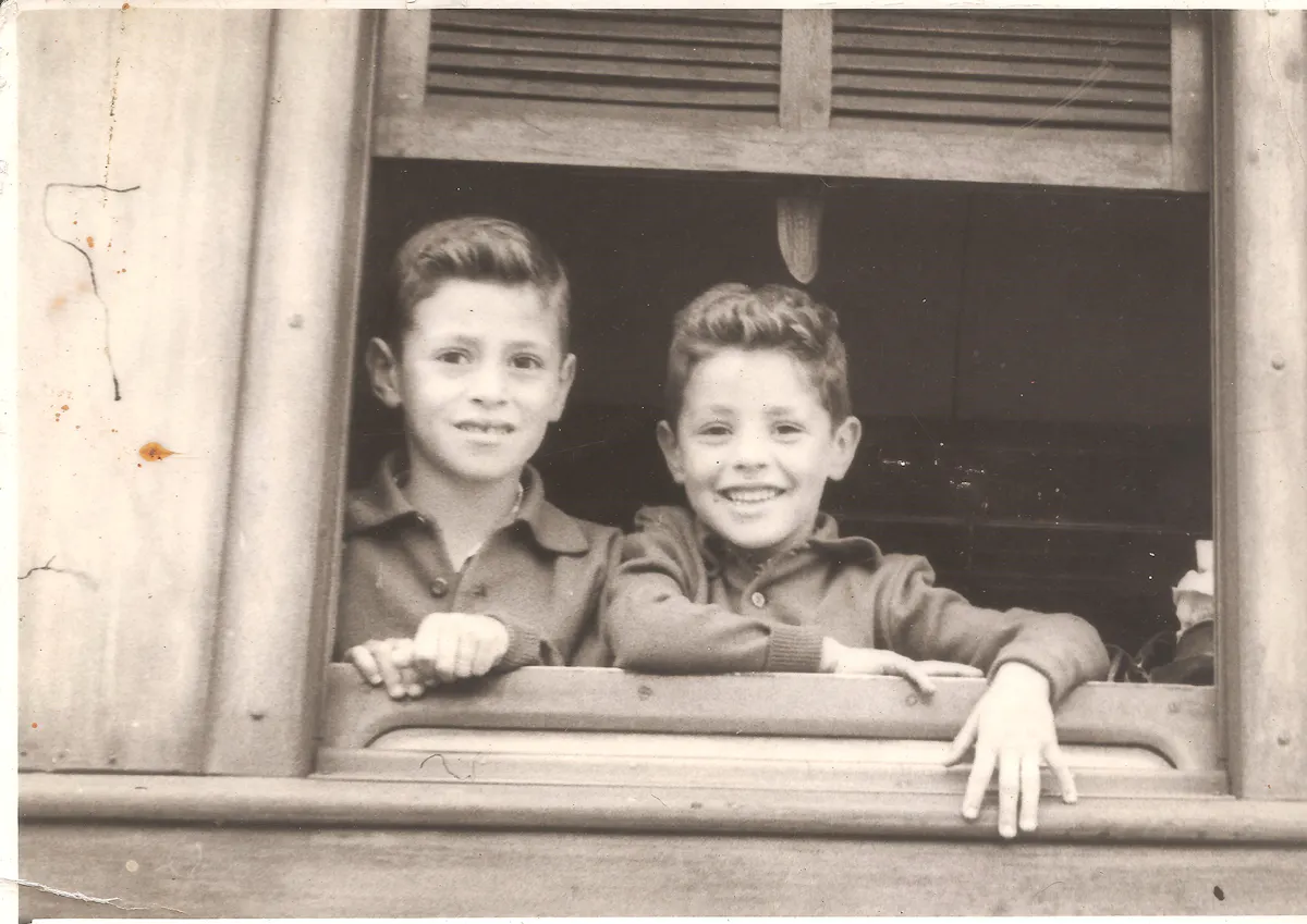 Raúl y su hermano Rubén.
