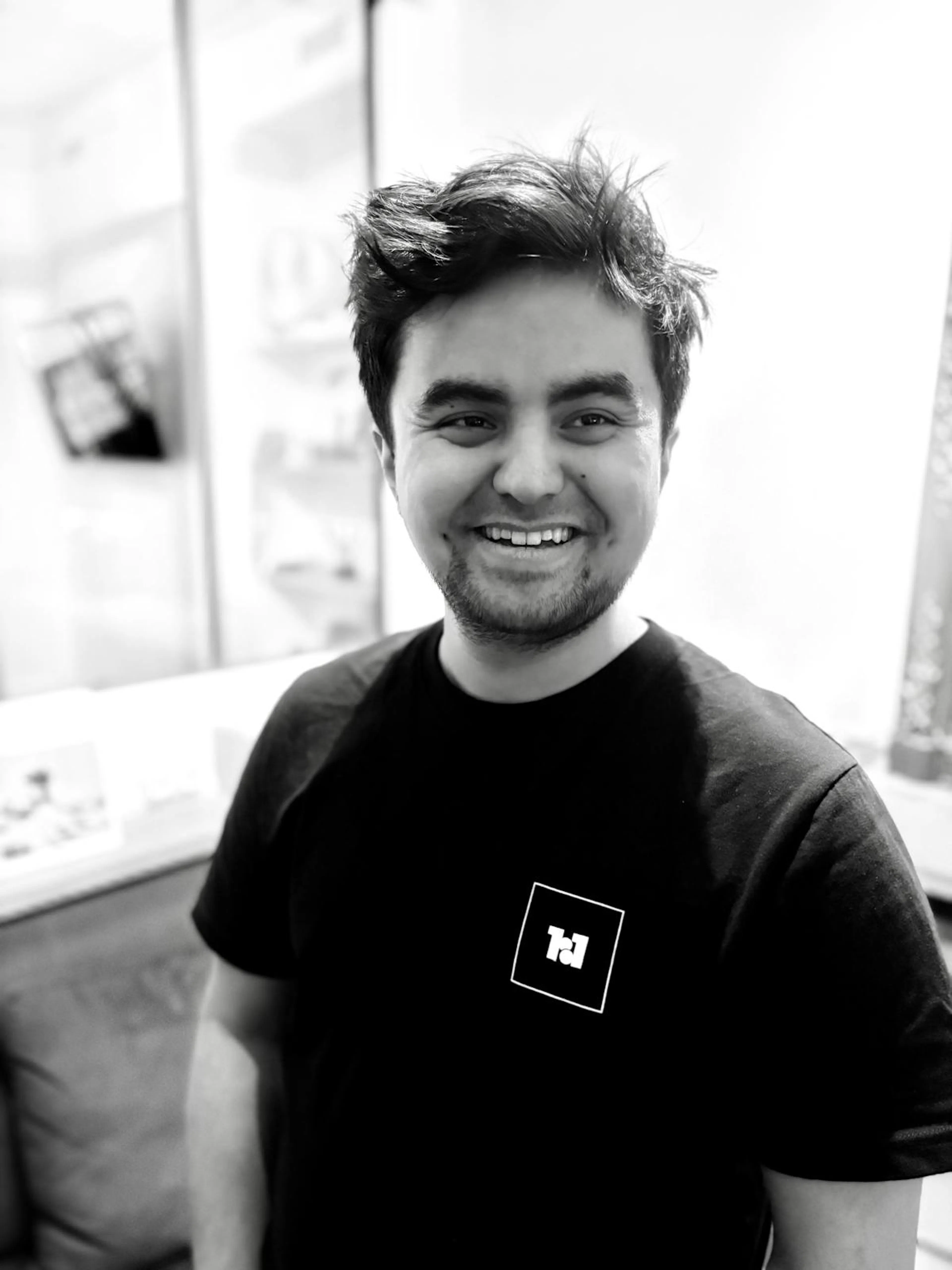 LOIC_YOSBERGUE_EDITOR_VFX_ARTIST_1TO1