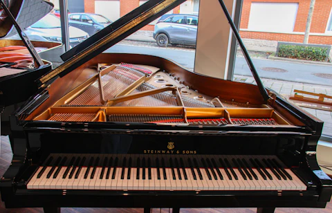 Steinway & sons B-211