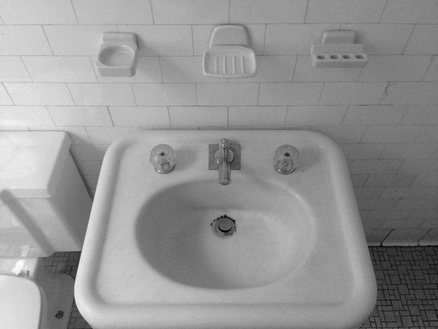 bathroom-sink