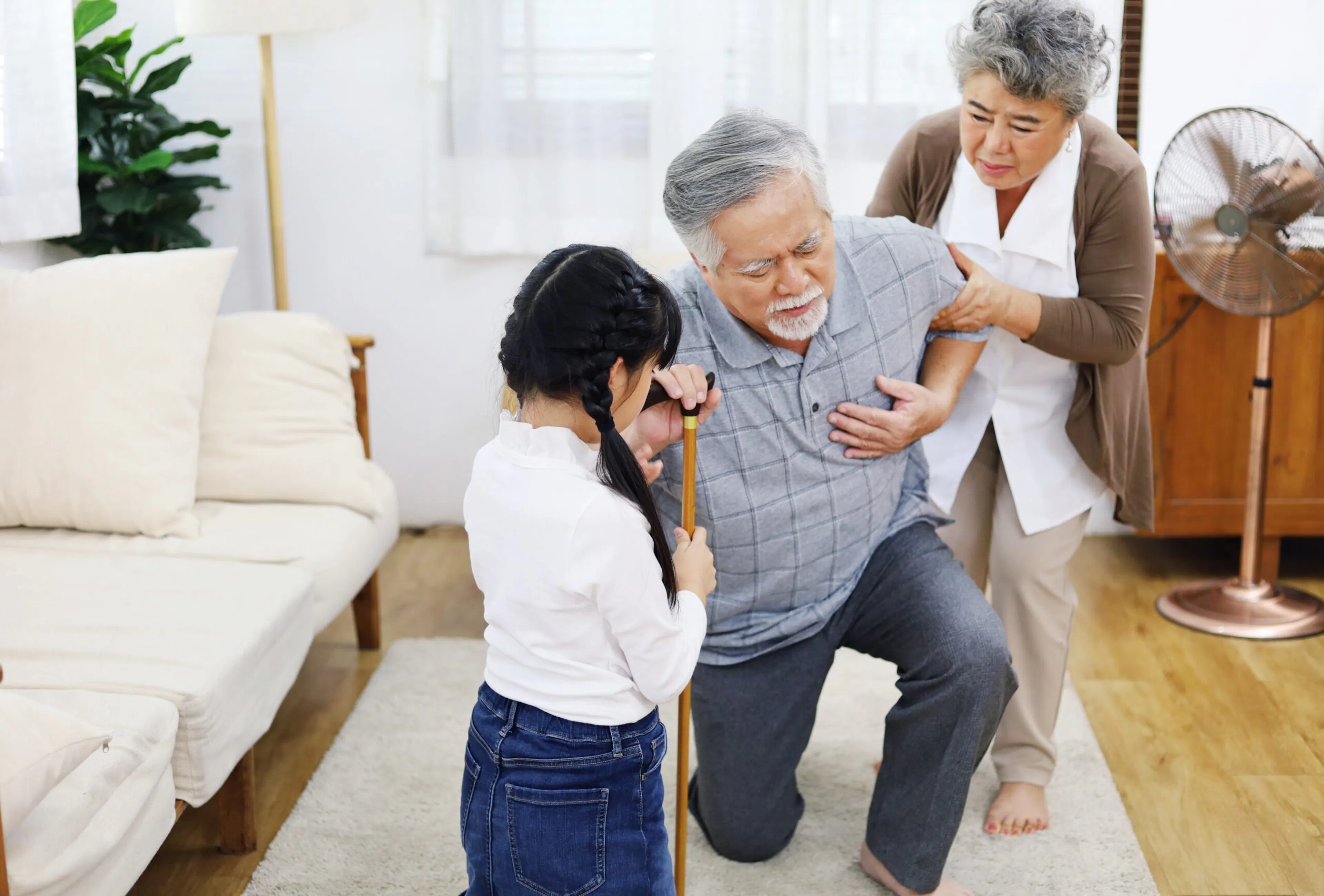 elderly-senior-couple-lover-heart-failure-and-have-a-kid-girl-niece-to-take-care-of-the-house_t20_7y3r8N