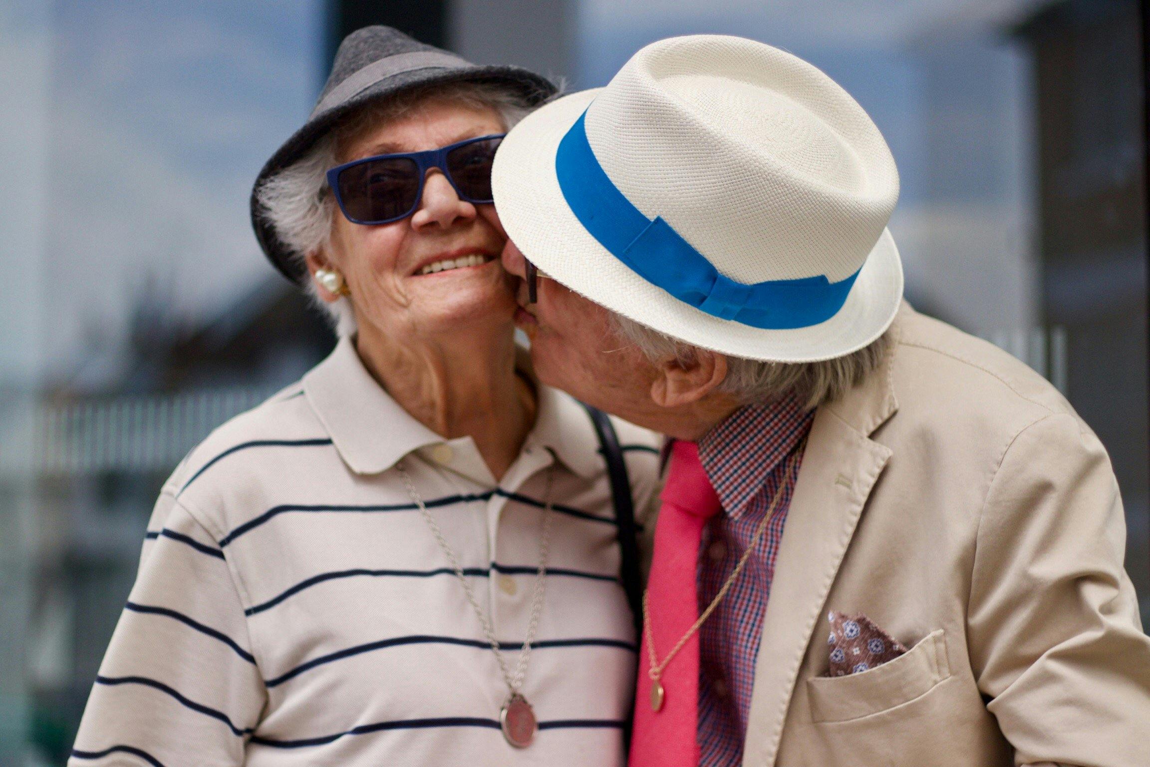 couple-love-valentines-day-happy-kiss-valentines-senior-senior-valentine-smart-mature-adult-seniors_t20_JYQmN9