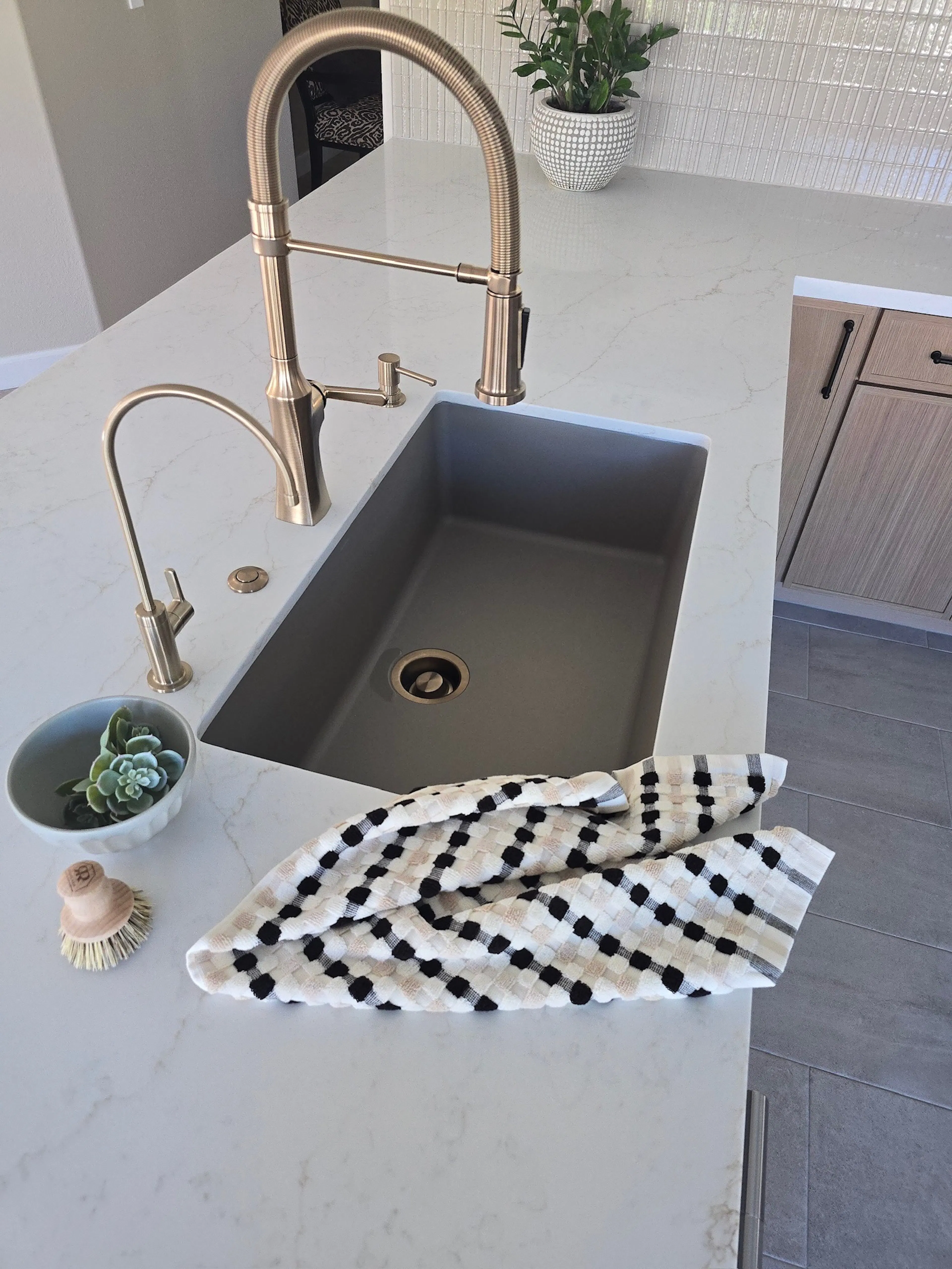 Elements 48 kitchen remodeling project photograph.