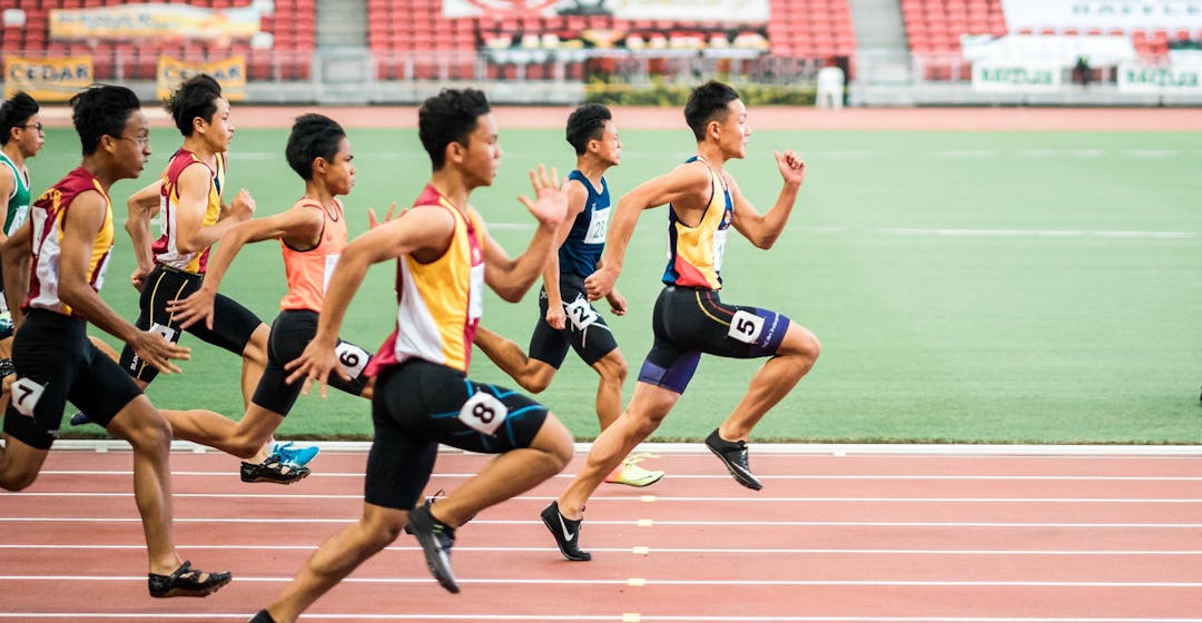 runners representing training methods for fast changing technologies