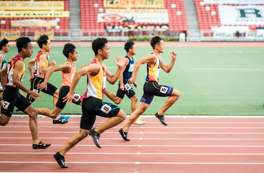 runners representing training methods for fast changing technologies