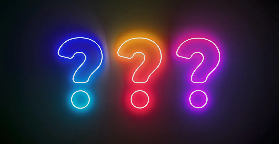 Question marks representing evaluating a sales enablement software