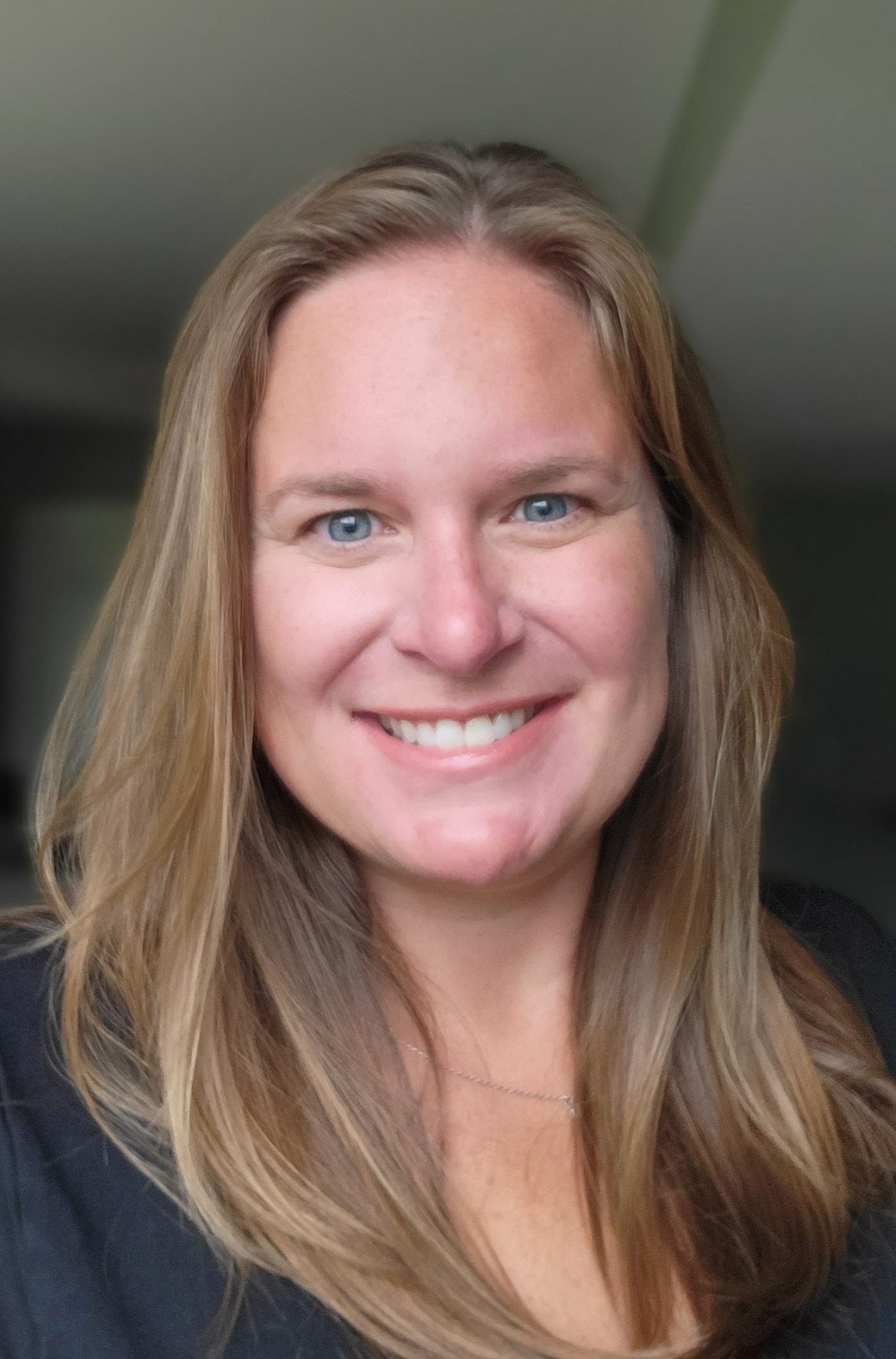 Kelly Suhr - Headshot