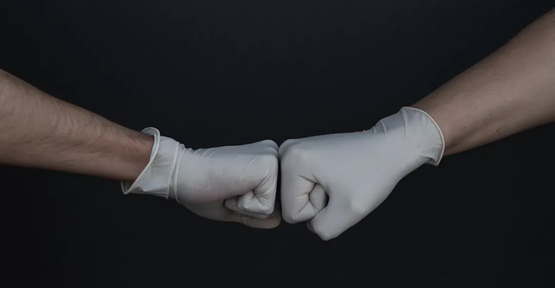 Best healthcare LMS touching surgical gloves