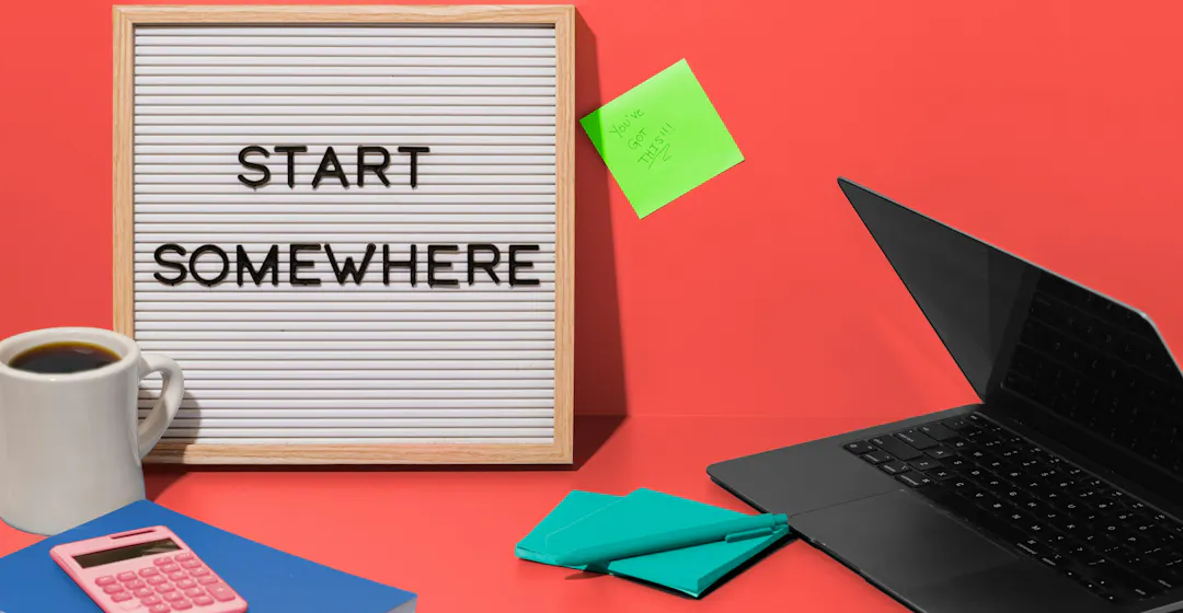 Image showing a computer meant to illustrate the idea of choosing the best LMS for upskilling and reskilling