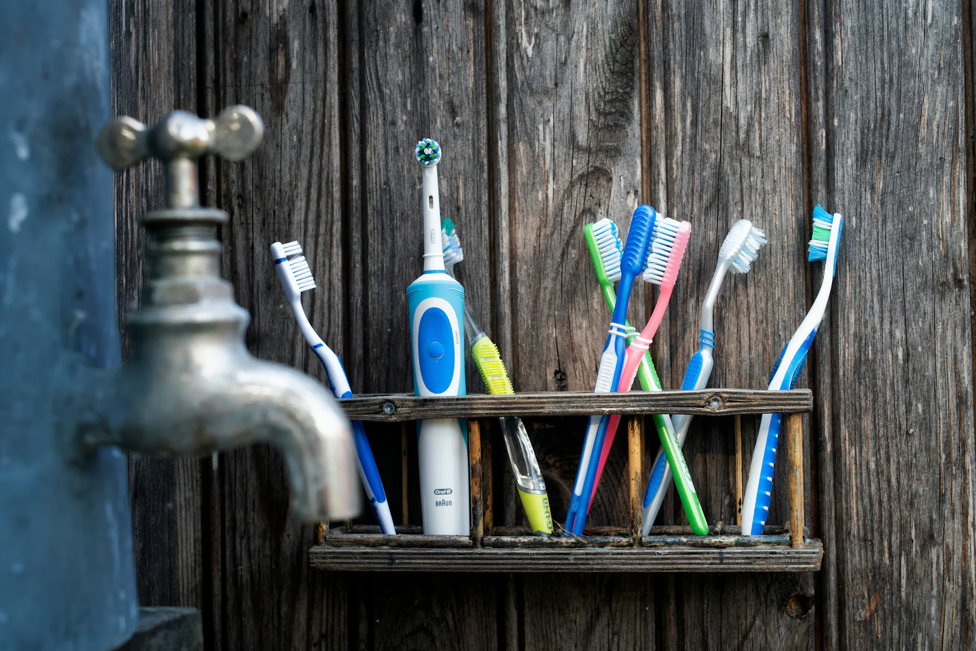How do I choose the right toothbrush?