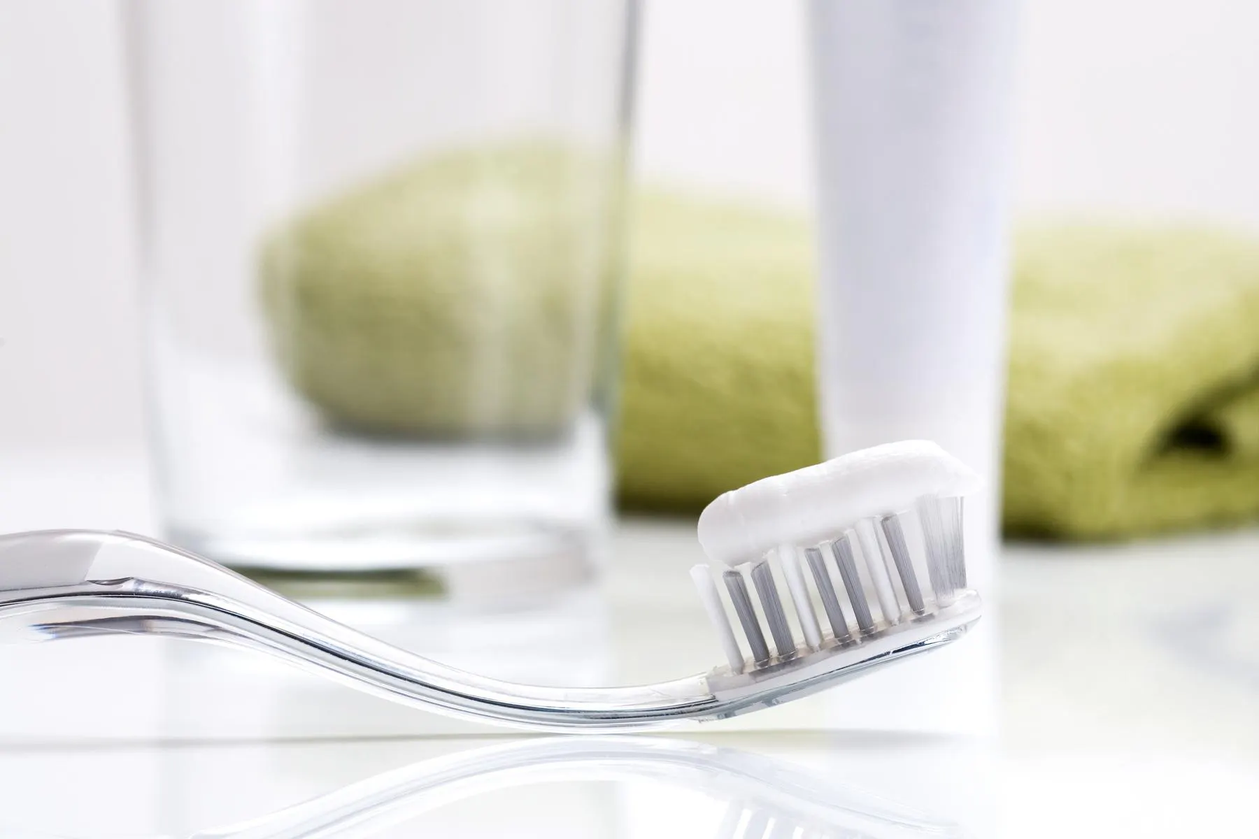 What are some common mistakes when brushing your teeth?