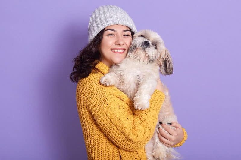 дівчина та собачка