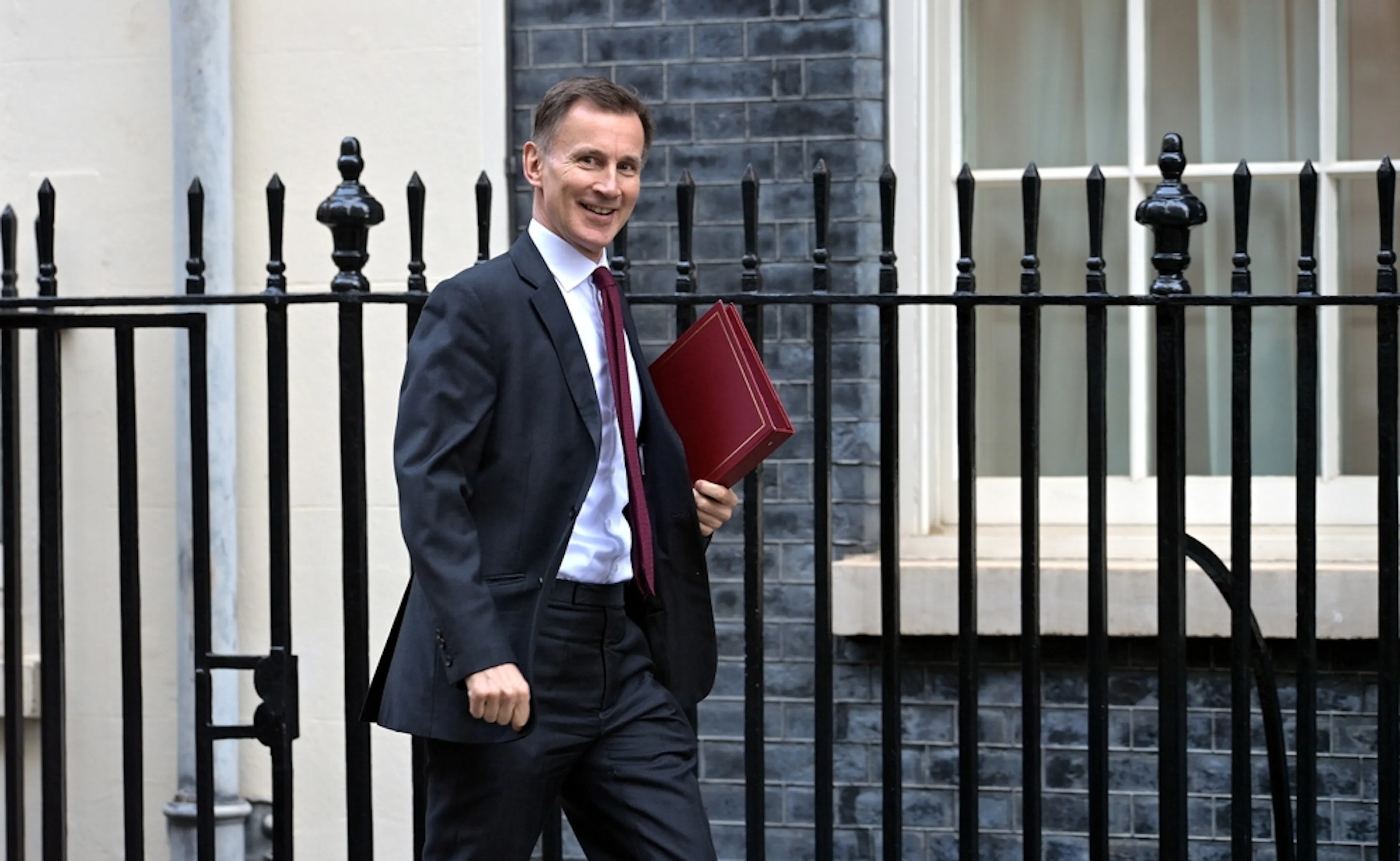 Jeremy Hunt's Call for Over-50s Workers to Unretire