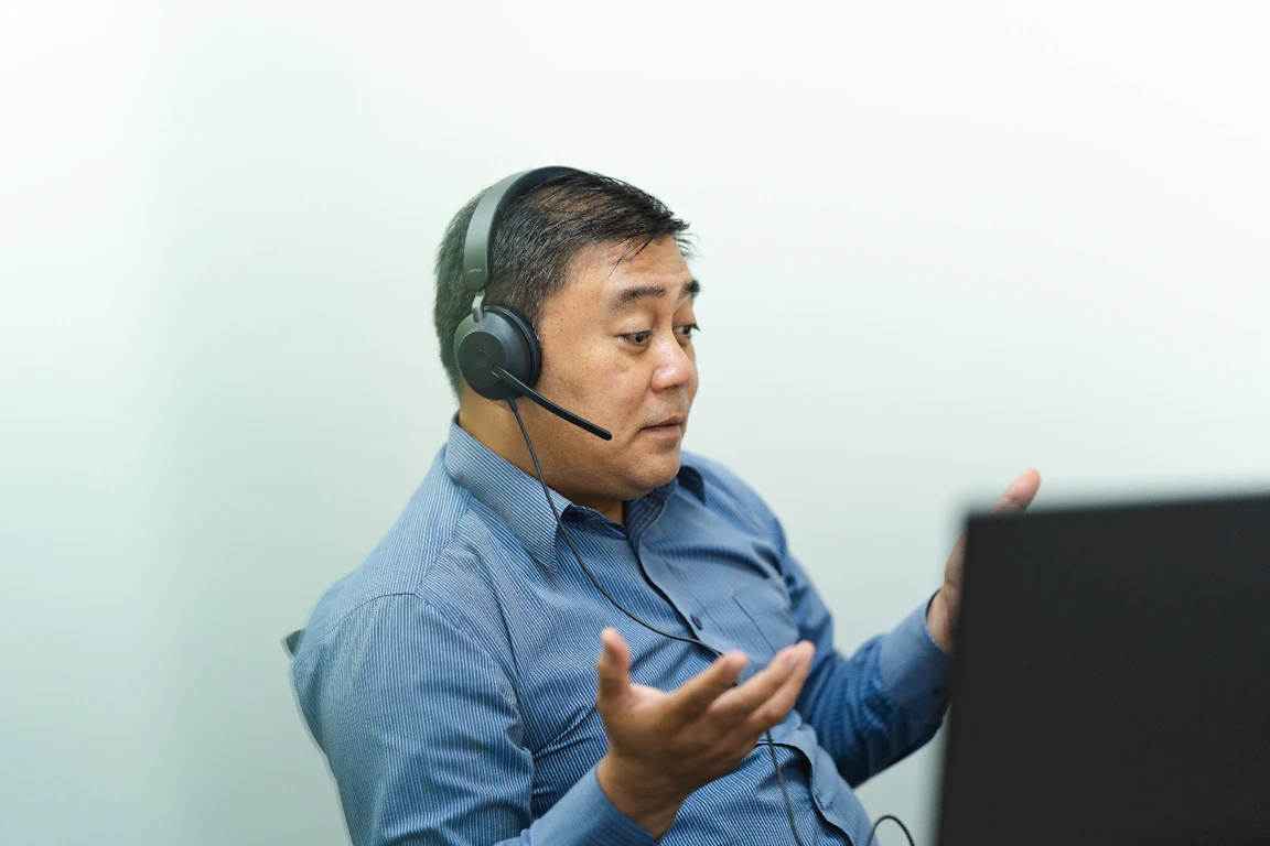 sales person from Philippines
