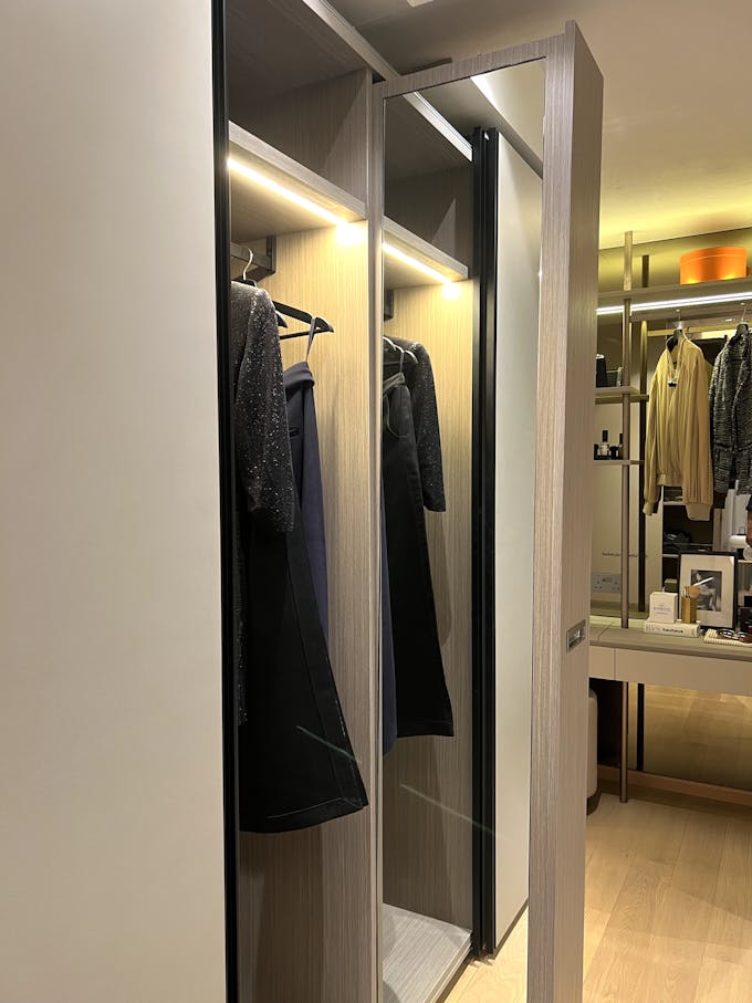 hill house master bedroom wardrobe