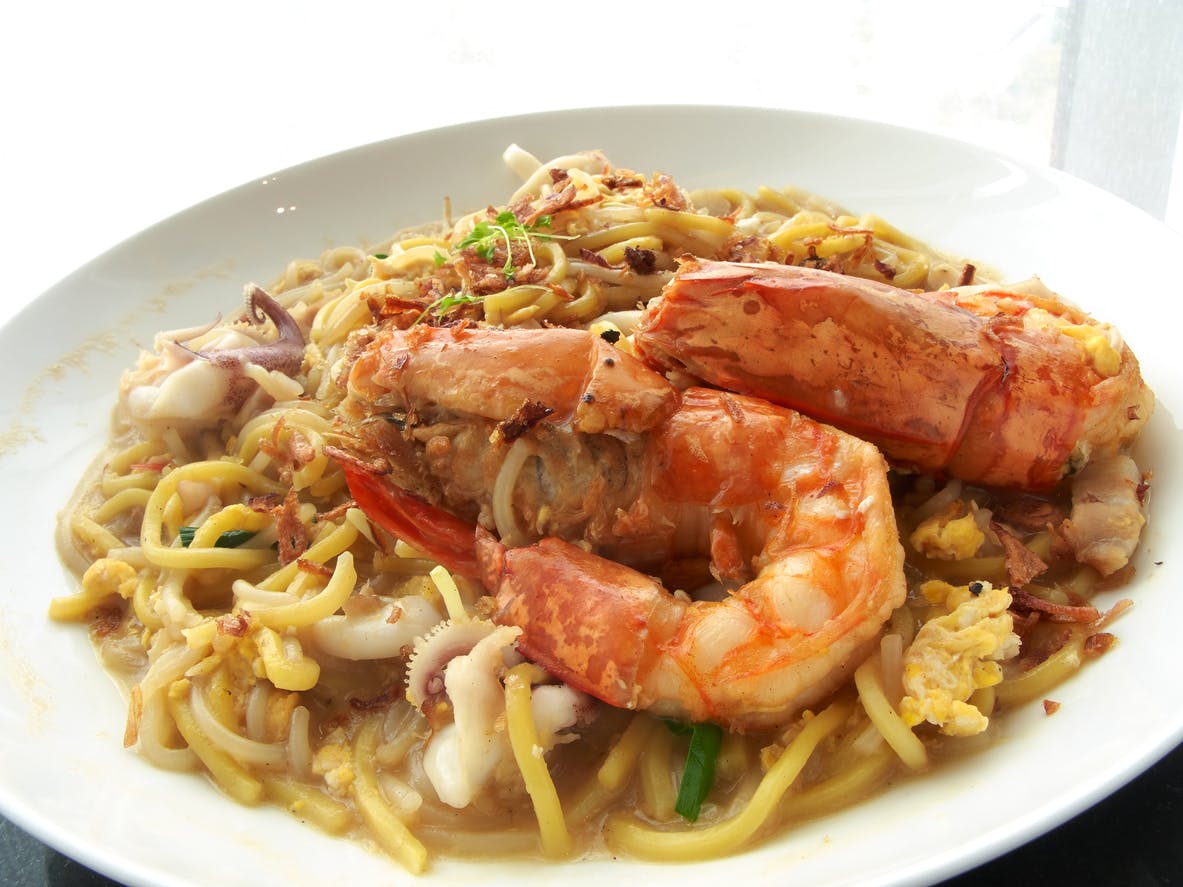 Embark on a gastronomic adventure at Pasir Panjang Food Centre