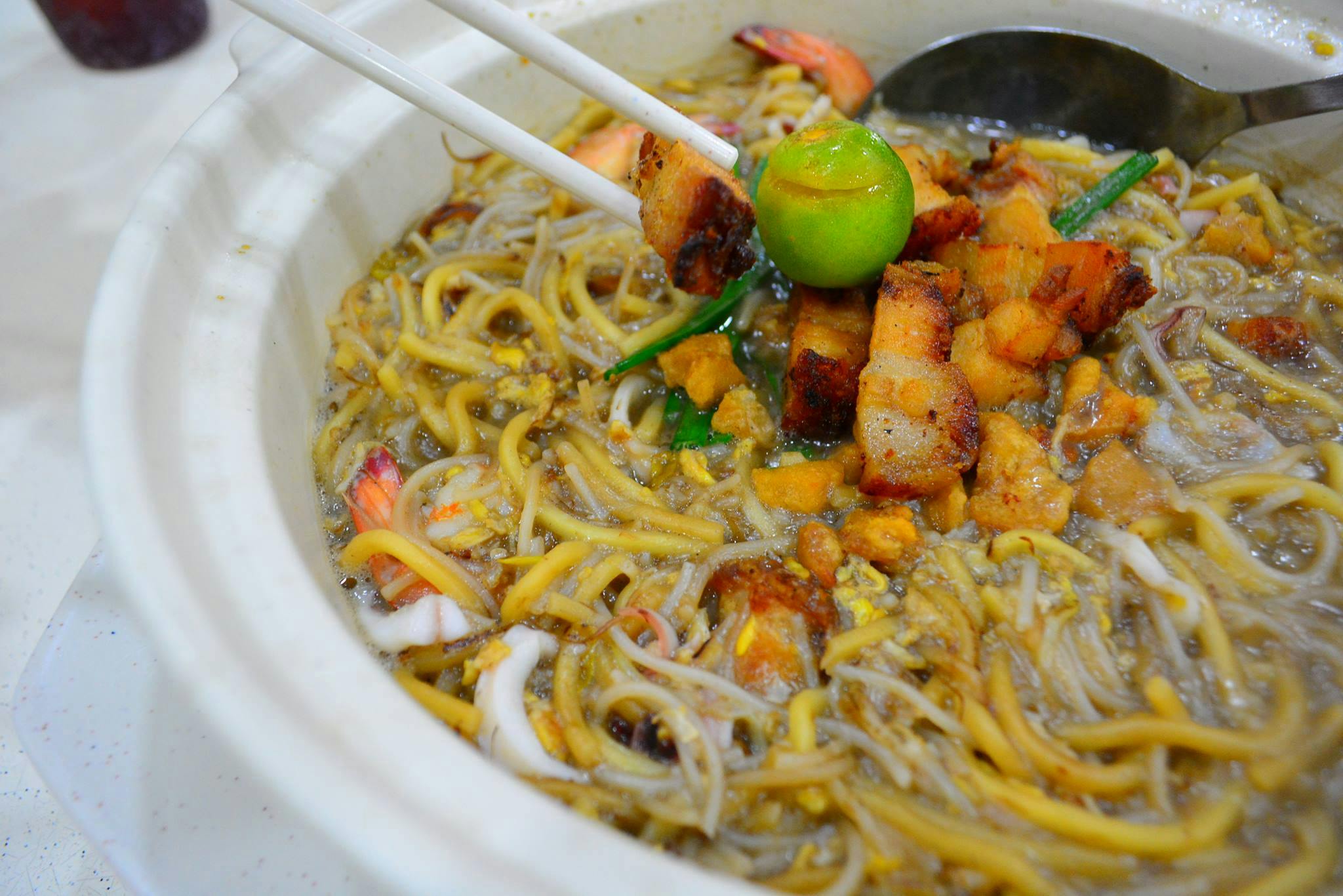 The mature estate of Toa Payoh is said to have some of Singapore's most 'true' local food, such as Kim Keat Hokkien Mee. 99.co.