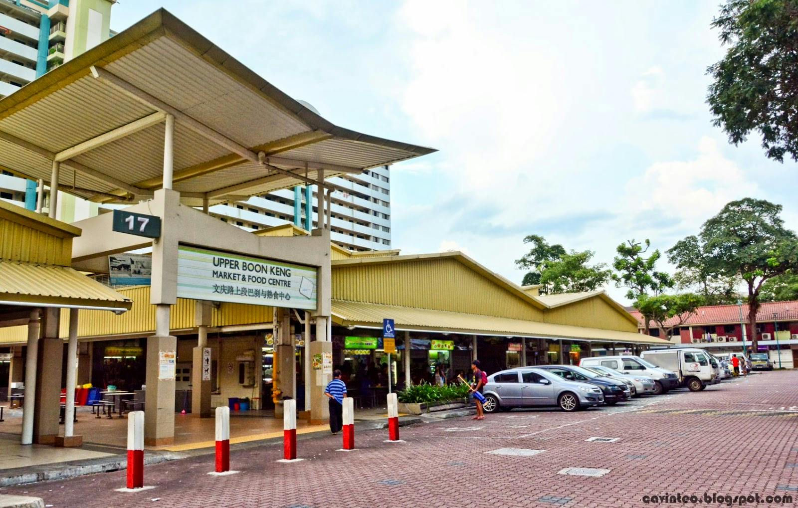 Satisfy your local food cravings at Book Keng Market