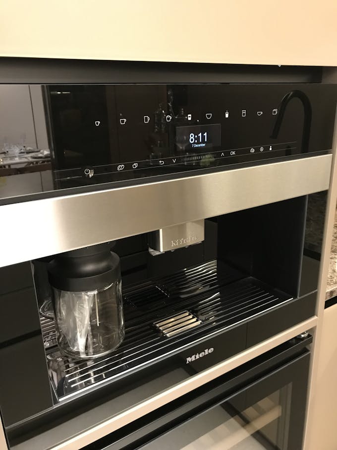 perfect ten 3 bedroom kitchen coffee machine