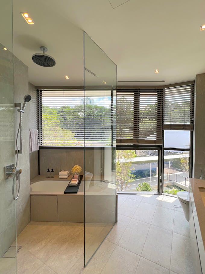 the reserve residences 4 bedroom master bathroom