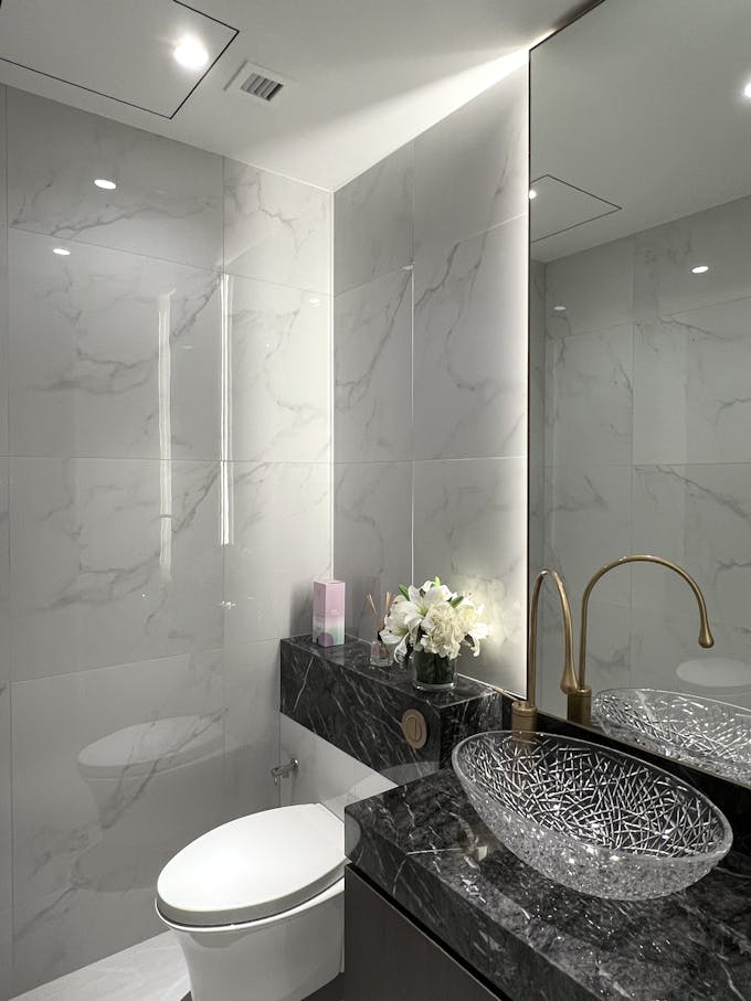 grand dunman 5 bedroom powder room