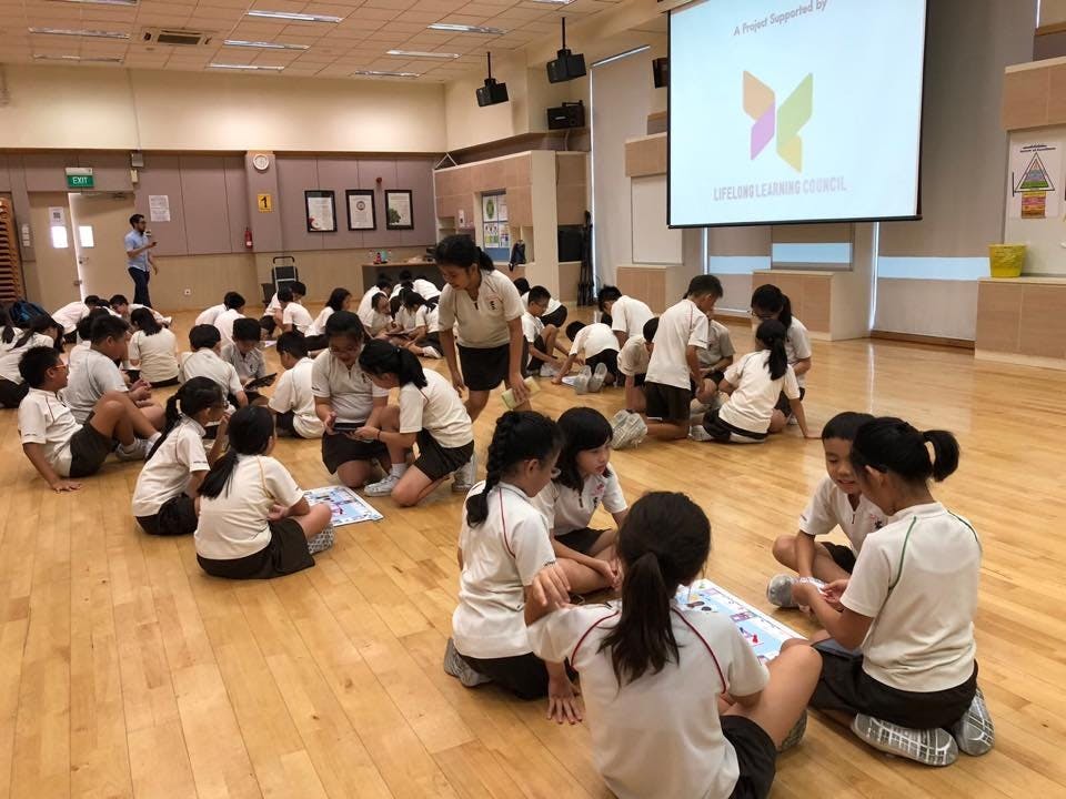 Students at Hong Wen School doing group projects