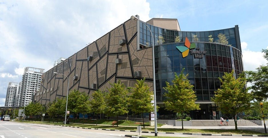 The one-stop shopping centre destination, Seletar Mall, is within walking distance from Parc Greenwich.