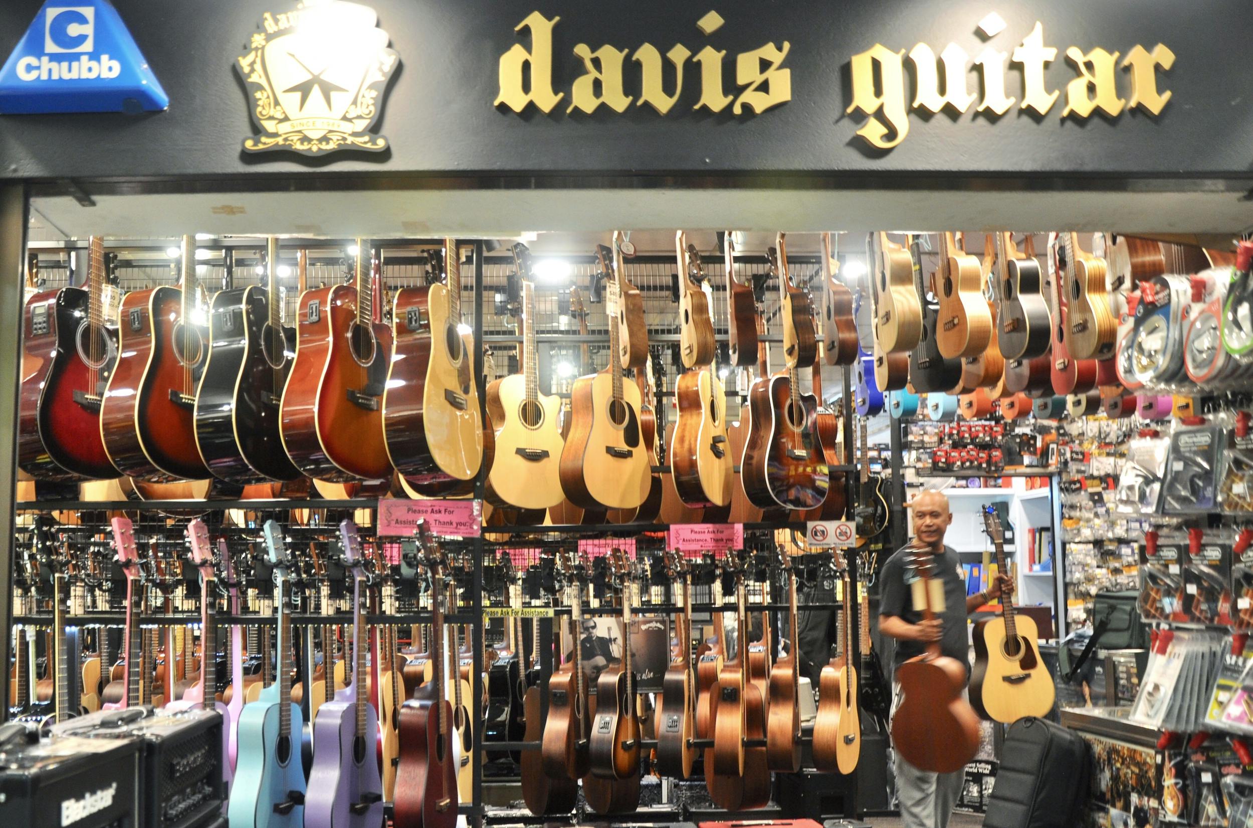 Davis Guitar at Excelsior Mall