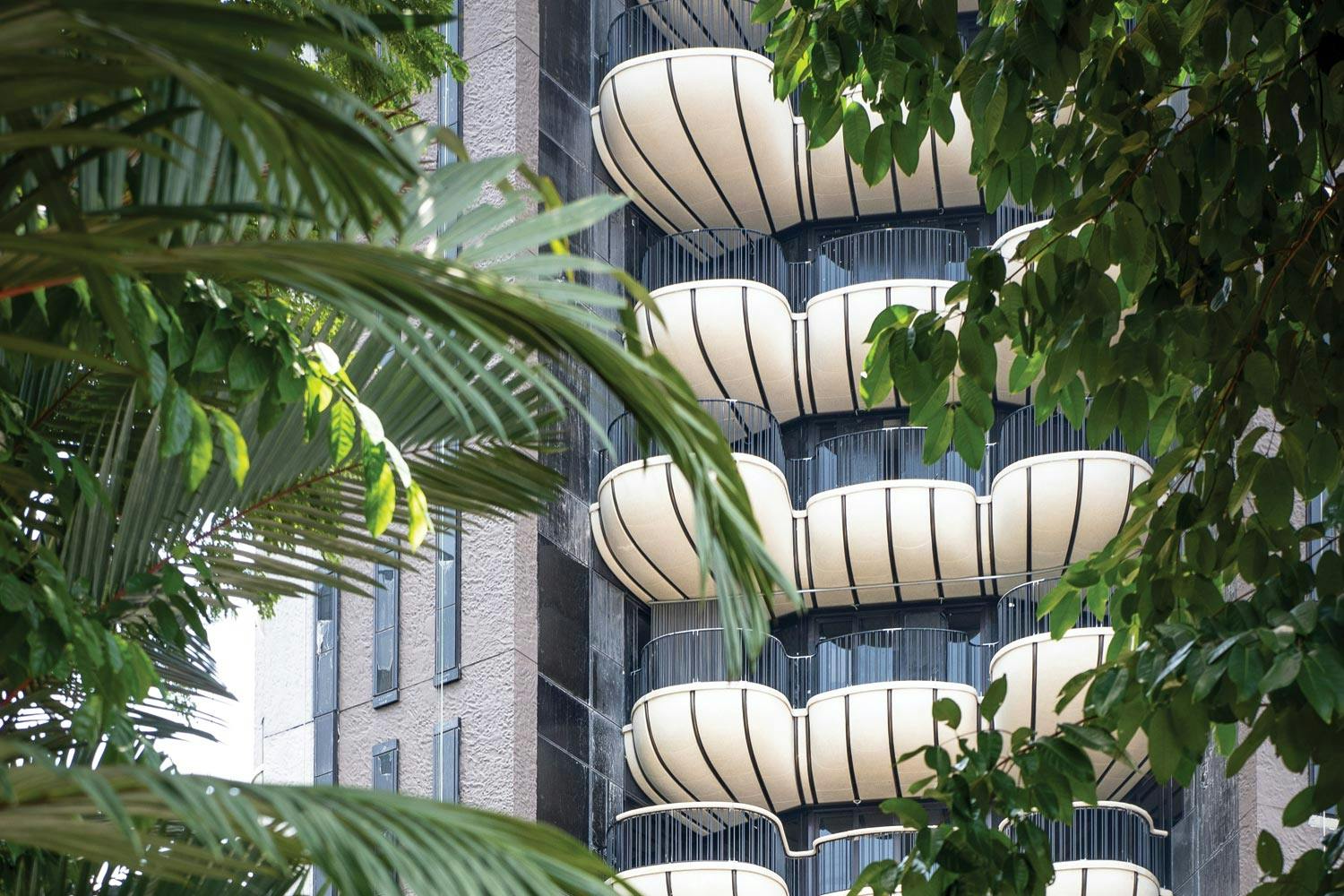 EDEN by Heatherwick Studio and Swire Properties is a splendid new residence in District 10 of Singapore. 